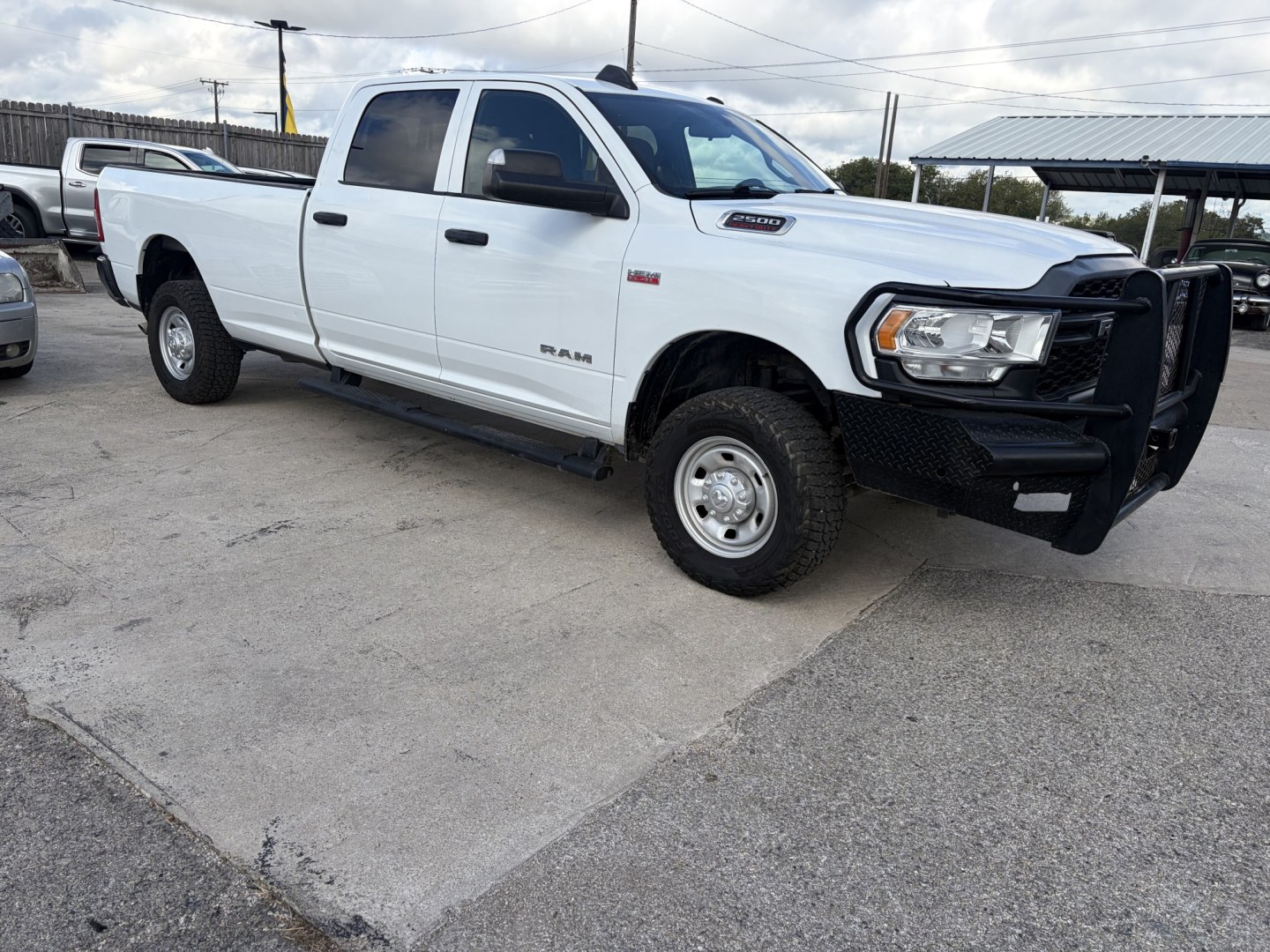 2022 White Ram 2500 Tradesman Crew Cab LWB 4WD (3C6UR5HJ8NG) with an 6.4L V8 engine, 6A transmission, located at 1687 Business 35 S, New Braunfels, TX, 78130, (830) 625-7159, 29.655487, -98.051491- Photo#1