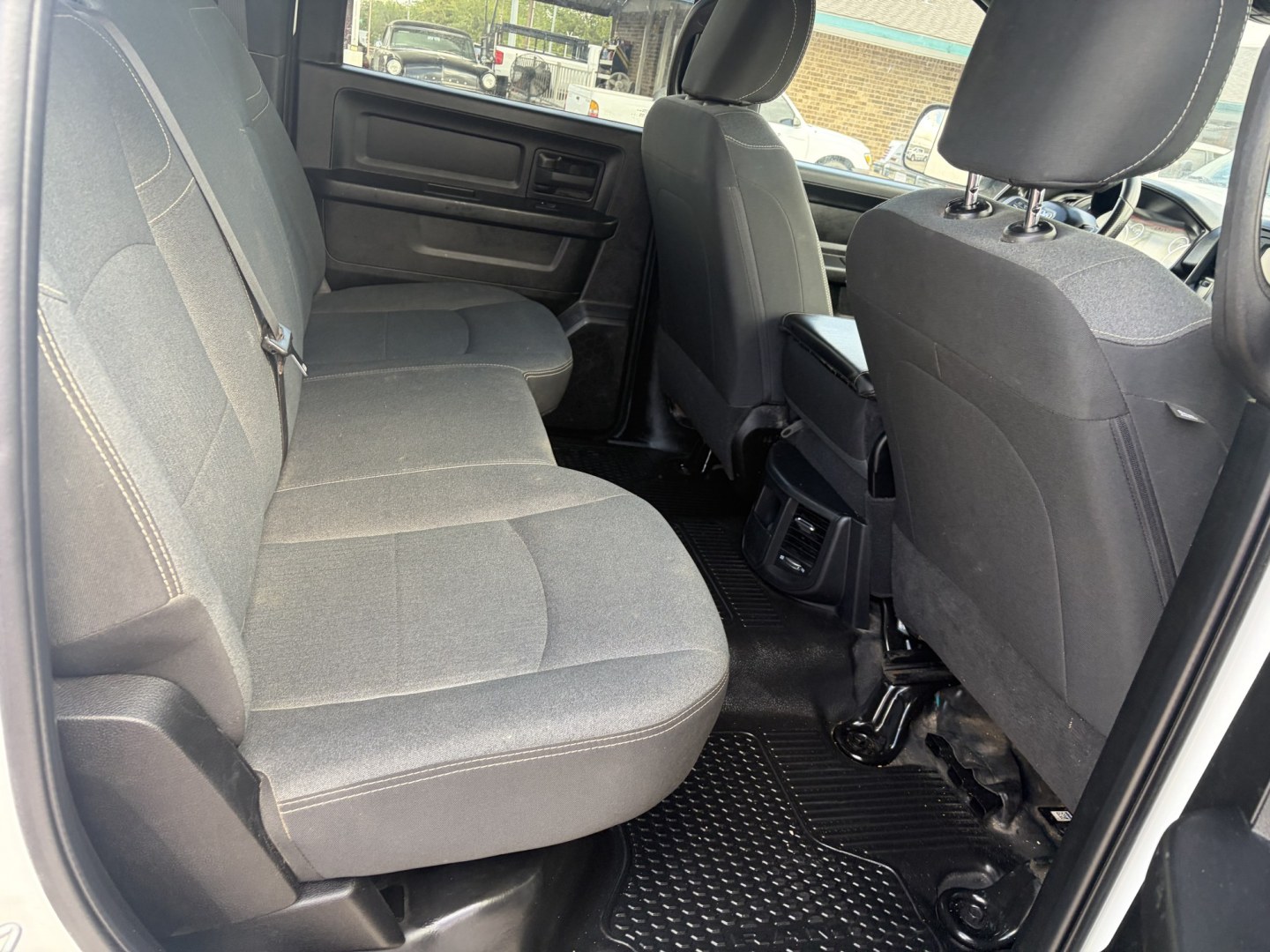 2022 White Ram 2500 Tradesman Crew Cab LWB 4WD (3C6UR5HJ8NG) with an 6.4L V8 engine, 6A transmission, located at 1687 Business 35 S, New Braunfels, TX, 78130, (830) 625-7159, 29.655487, -98.051491- Photo#4