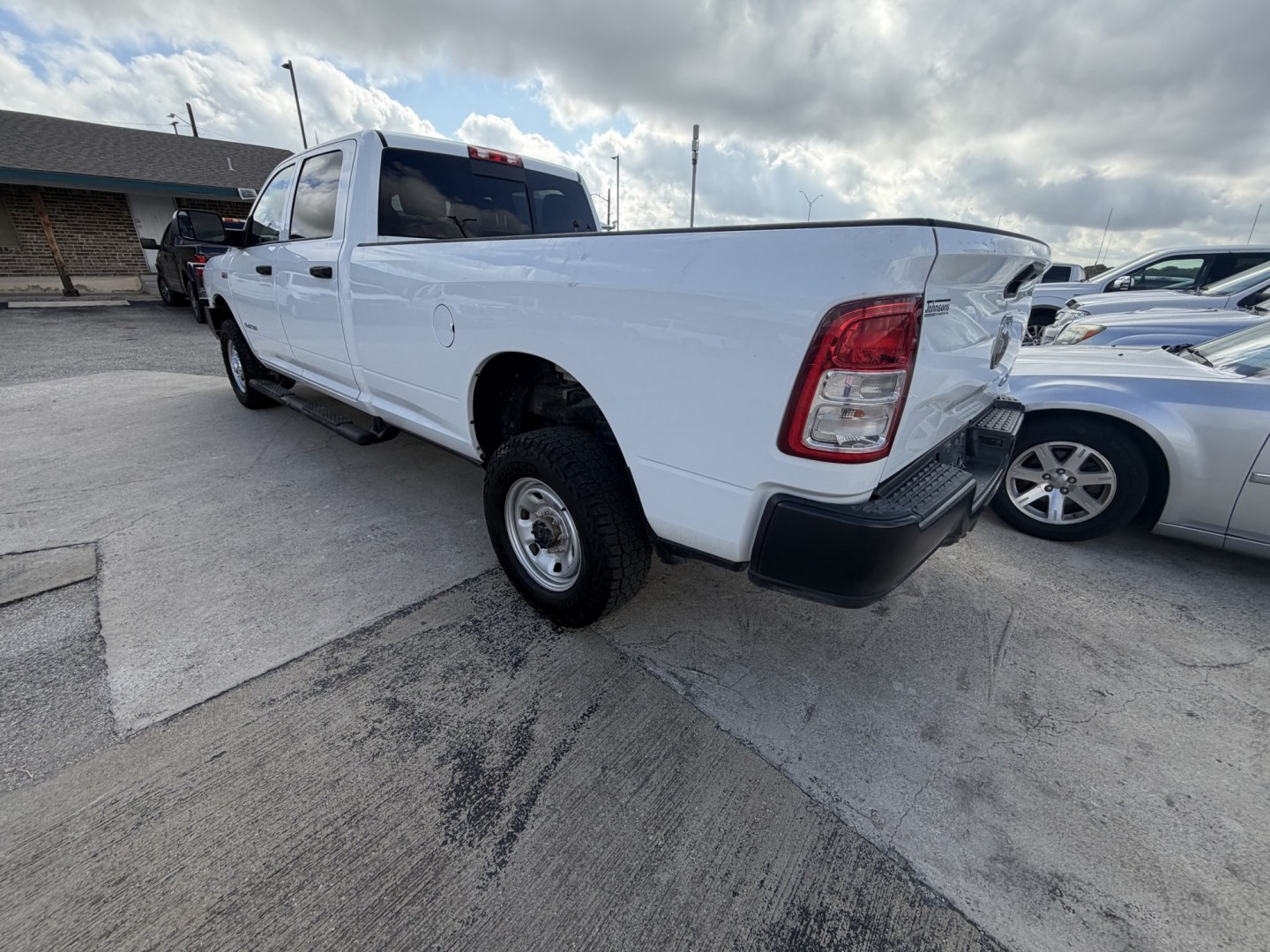 2022 White Ram 2500 Tradesman Crew Cab LWB 4WD (3C6UR5HJ8NG) with an 6.4L V8 engine, 6A transmission, located at 1687 Business 35 S, New Braunfels, TX, 78130, (830) 625-7159, 29.655487, -98.051491- Photo#8