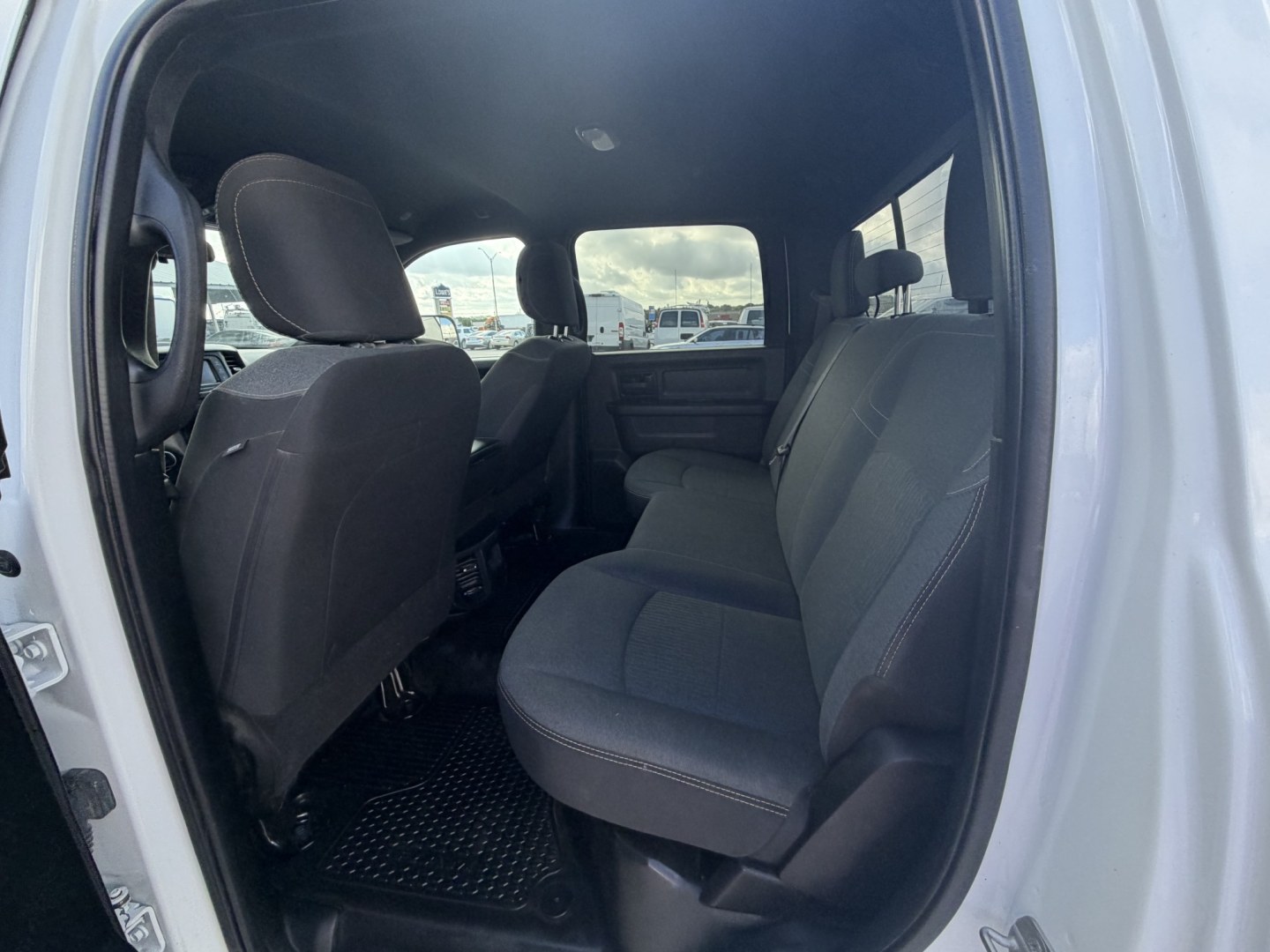 2022 White Ram 2500 Tradesman Crew Cab LWB 4WD (3C6UR5HJ8NG) with an 6.4L V8 engine, 6A transmission, located at 1687 Business 35 S, New Braunfels, TX, 78130, (830) 625-7159, 29.655487, -98.051491- Photo#9