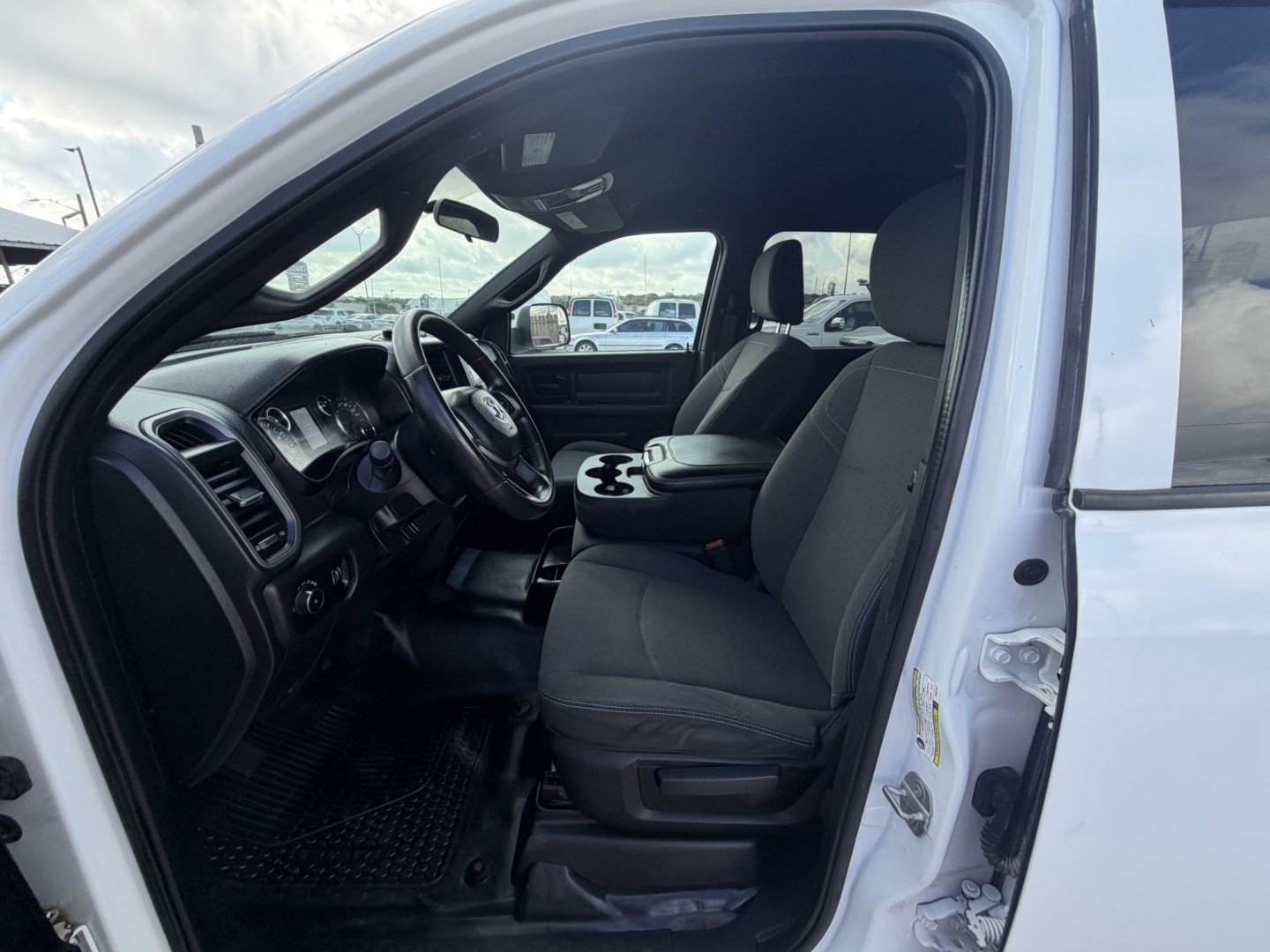 2022 White Ram 2500 Tradesman Crew Cab LWB 4WD (3C6UR5HJ8NG) with an 6.4L V8 engine, 6A transmission, located at 1687 Business 35 S, New Braunfels, TX, 78130, (830) 625-7159, 29.655487, -98.051491- Photo#11