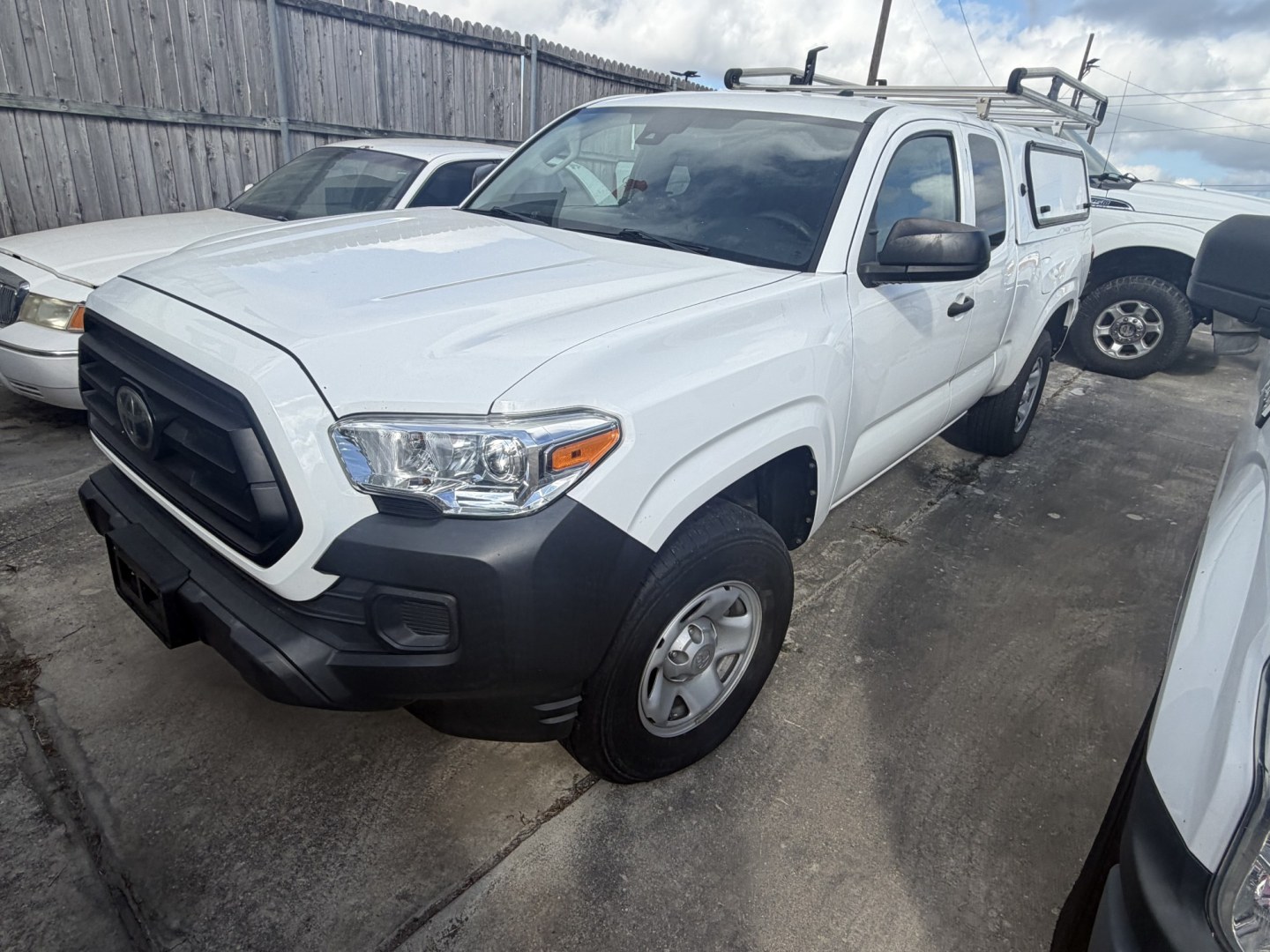 2023 White Toyota Tacoma SR5 Access Cab I4 6AT 2WD (3TYRX5GN4PT) with an 2.7L L4 DOHC 16V engine, 6A transmission, located at 1687 Business 35 S, New Braunfels, TX, 78130, (830) 625-7159, 29.655487, -98.051491- Photo#0