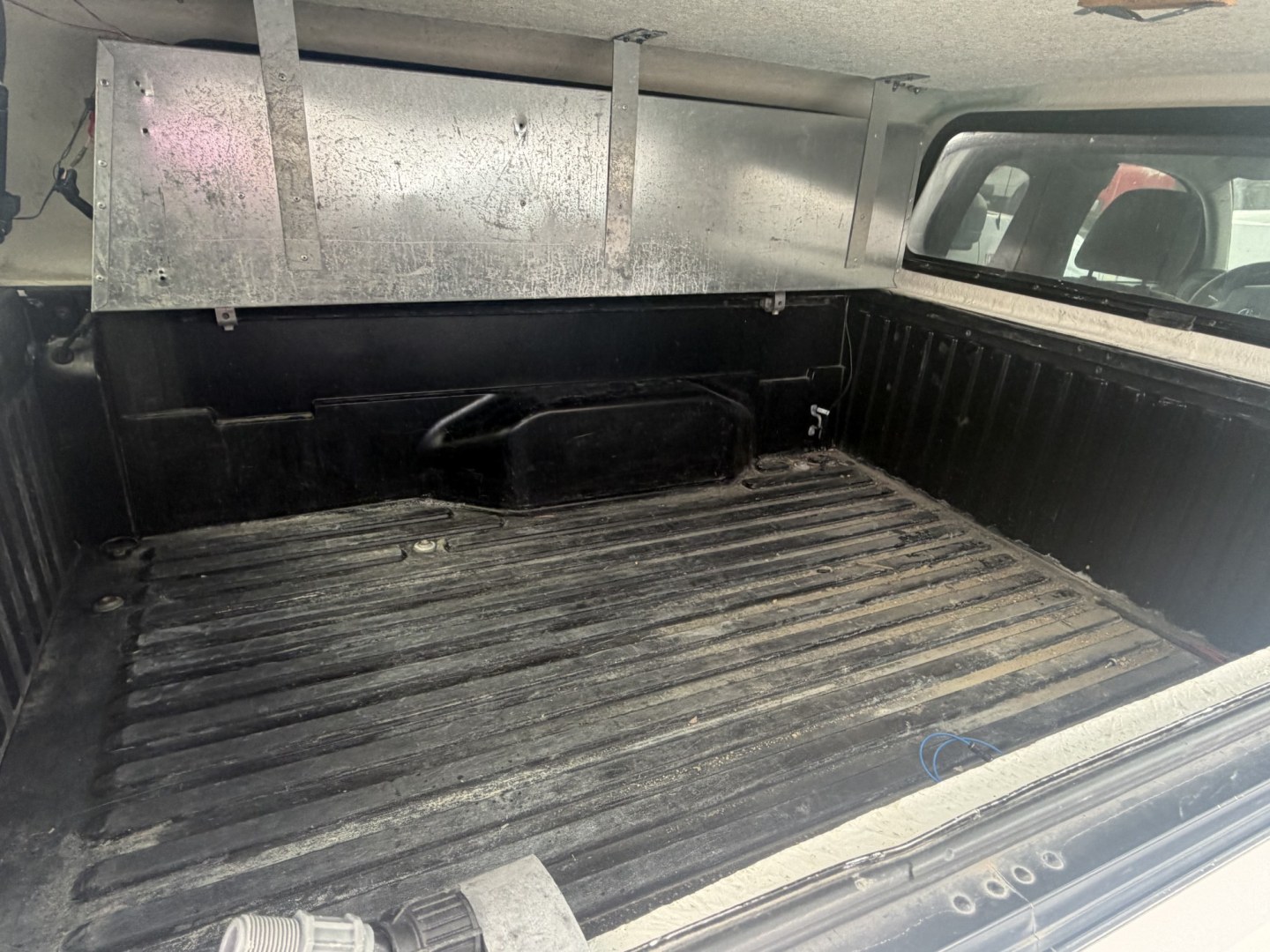 2023 White Toyota Tacoma SR5 Access Cab I4 6AT 2WD (3TYRX5GN4PT) with an 2.7L L4 DOHC 16V engine, 6A transmission, located at 1687 Business 35 S, New Braunfels, TX, 78130, (830) 625-7159, 29.655487, -98.051491- Photo#6