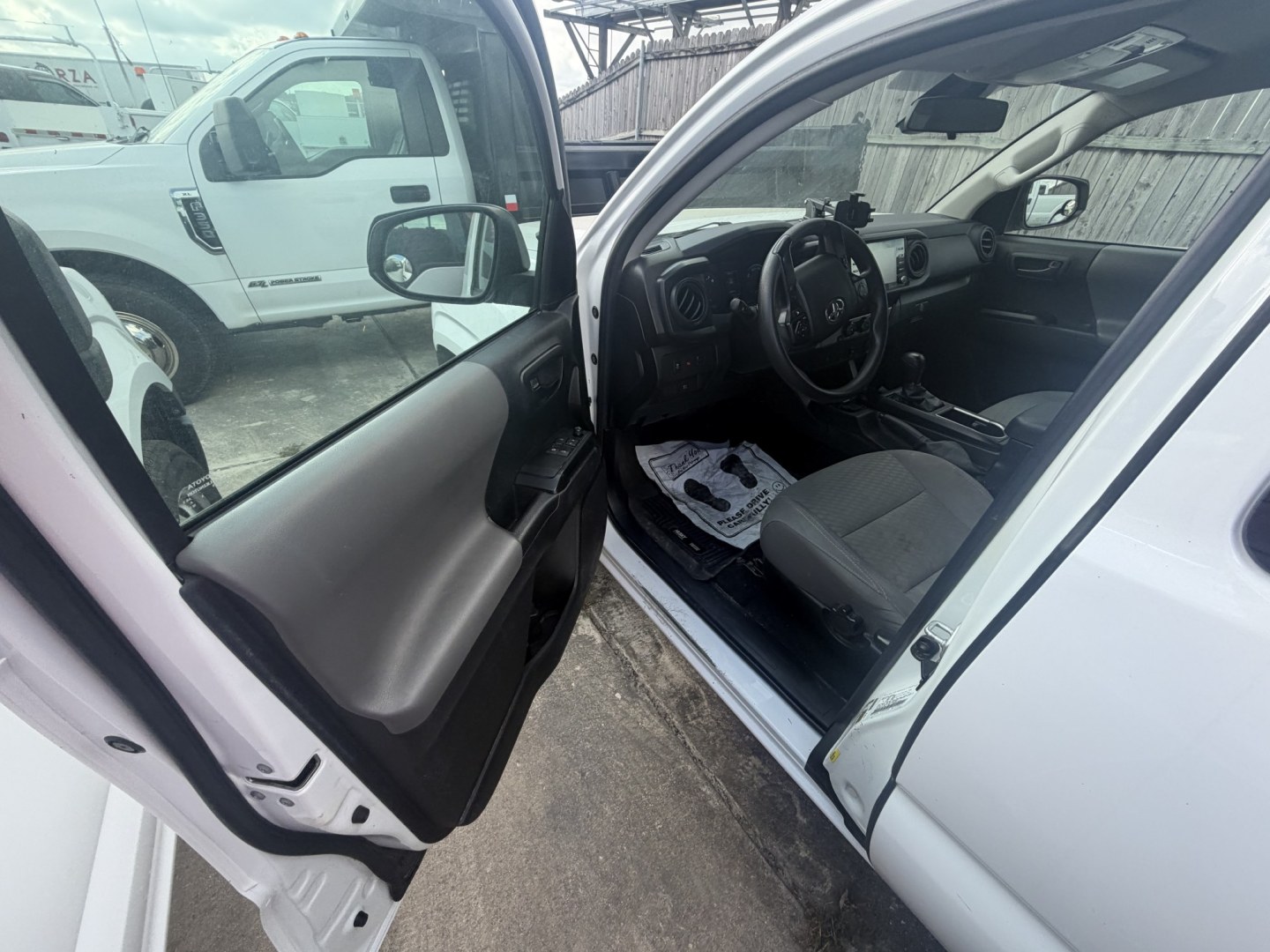 2023 White Toyota Tacoma SR5 Access Cab I4 6AT 2WD (3TYRX5GN4PT) with an 2.7L L4 DOHC 16V engine, 6A transmission, located at 1687 Business 35 S, New Braunfels, TX, 78130, (830) 625-7159, 29.655487, -98.051491- Photo#9