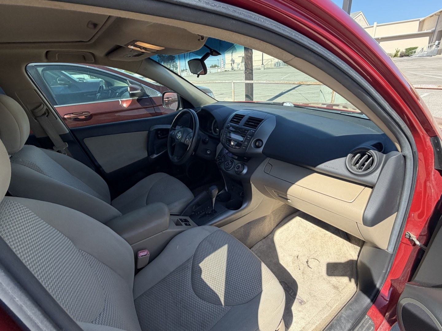 2011 Toyota RAV4 Base I4 2WD (2T3ZF4DV1BW) with an 2.5L L4 DOHC 16V engine, 4A transmission, located at 1687 Business 35 S, New Braunfels, TX, 78130, (830) 625-7159, 29.655487, -98.051491- Photo#3