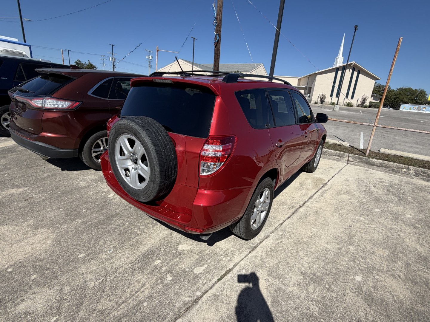 2011 Toyota RAV4 Base I4 2WD (2T3ZF4DV1BW) with an 2.5L L4 DOHC 16V engine, 4A transmission, located at 1687 Business 35 S, New Braunfels, TX, 78130, (830) 625-7159, 29.655487, -98.051491- Photo#6