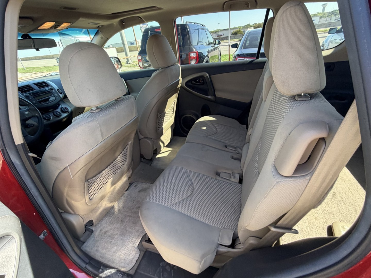 2011 Toyota RAV4 Base I4 2WD (2T3ZF4DV1BW) with an 2.5L L4 DOHC 16V engine, 4A transmission, located at 1687 Business 35 S, New Braunfels, TX, 78130, (830) 625-7159, 29.655487, -98.051491- Photo#8