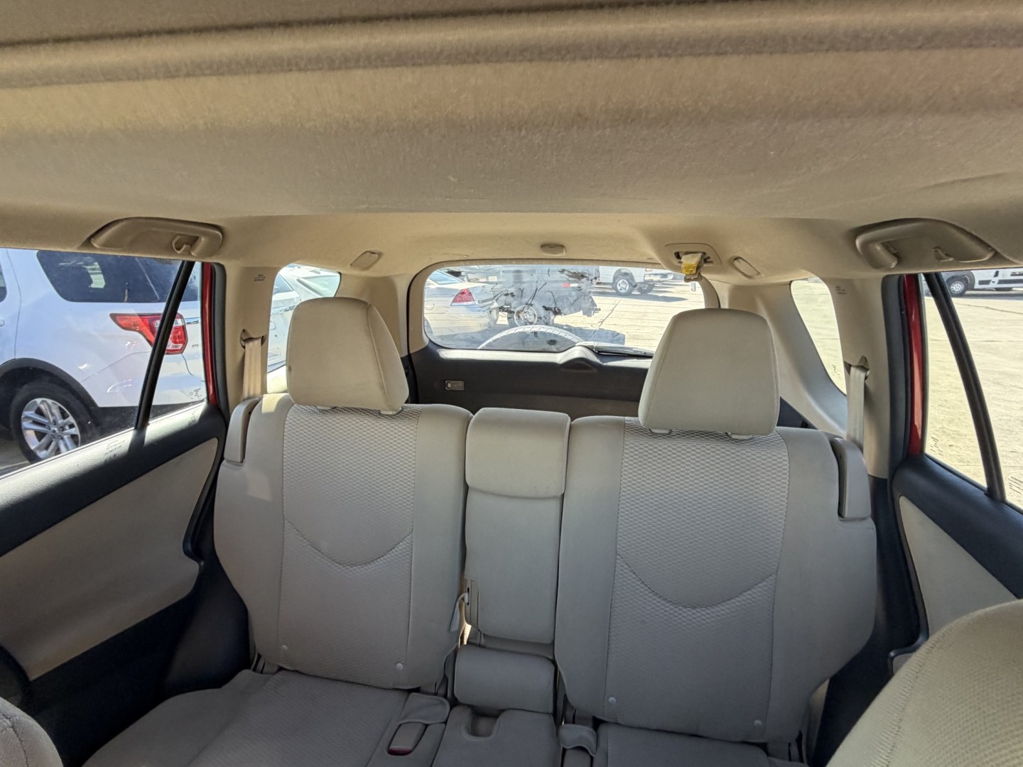 2011 Toyota RAV4 Base I4 2WD (2T3ZF4DV1BW) with an 2.5L L4 DOHC 16V engine, 4A transmission, located at 1687 Business 35 S, New Braunfels, TX, 78130, (830) 625-7159, 29.655487, -98.051491- Photo#12