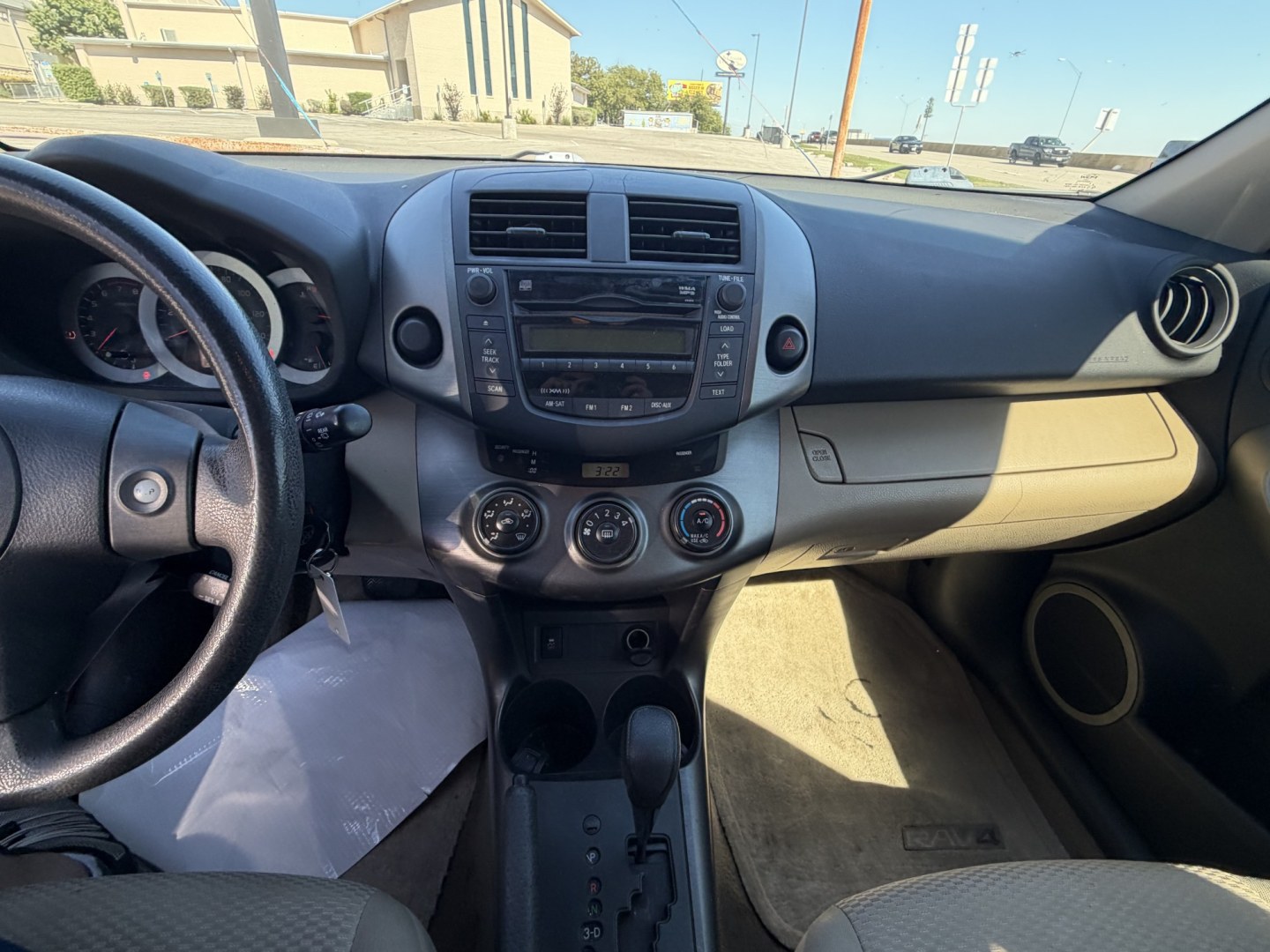 2011 Toyota RAV4 Base I4 2WD (2T3ZF4DV1BW) with an 2.5L L4 DOHC 16V engine, 4A transmission, located at 1687 Business 35 S, New Braunfels, TX, 78130, (830) 625-7159, 29.655487, -98.051491- Photo#14