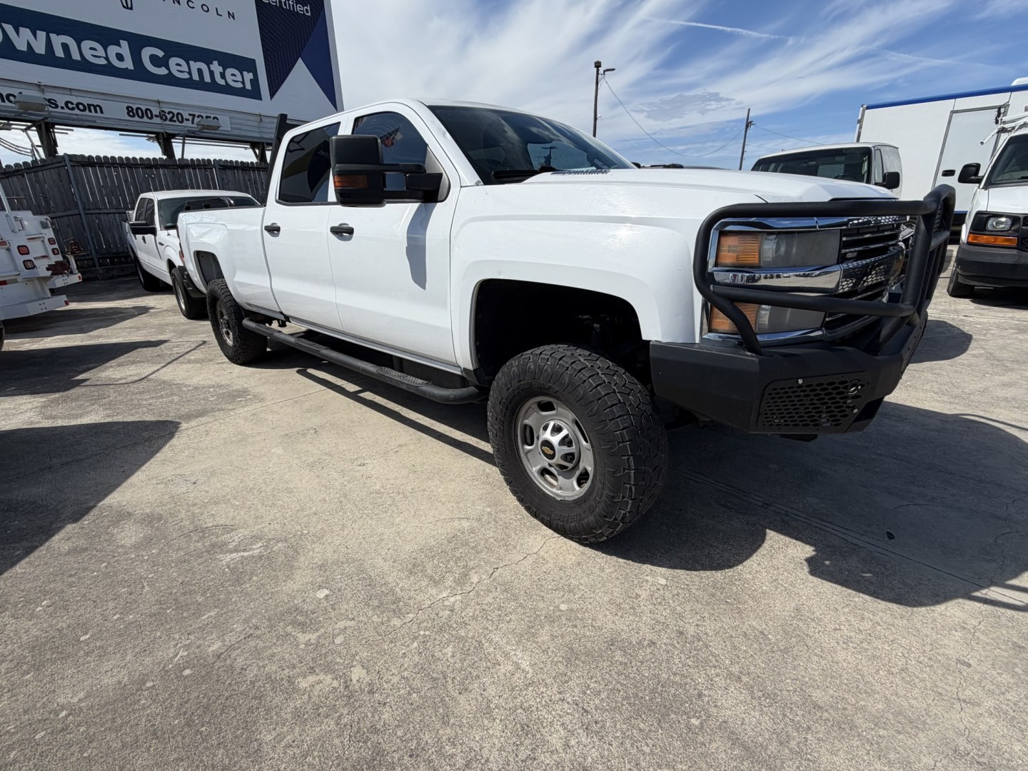 2016 White Chevrolet Silverado 2500HD Work Truck Crew Cab 4WD (1GC1KUE80GF) with an 6.6L V8 OHV 32V TURBO DIESEL engine, 6A transmission, located at 1687 Business 35 S, New Braunfels, TX, 78130, (830) 625-7159, 29.655487, -98.051491- Photo#1