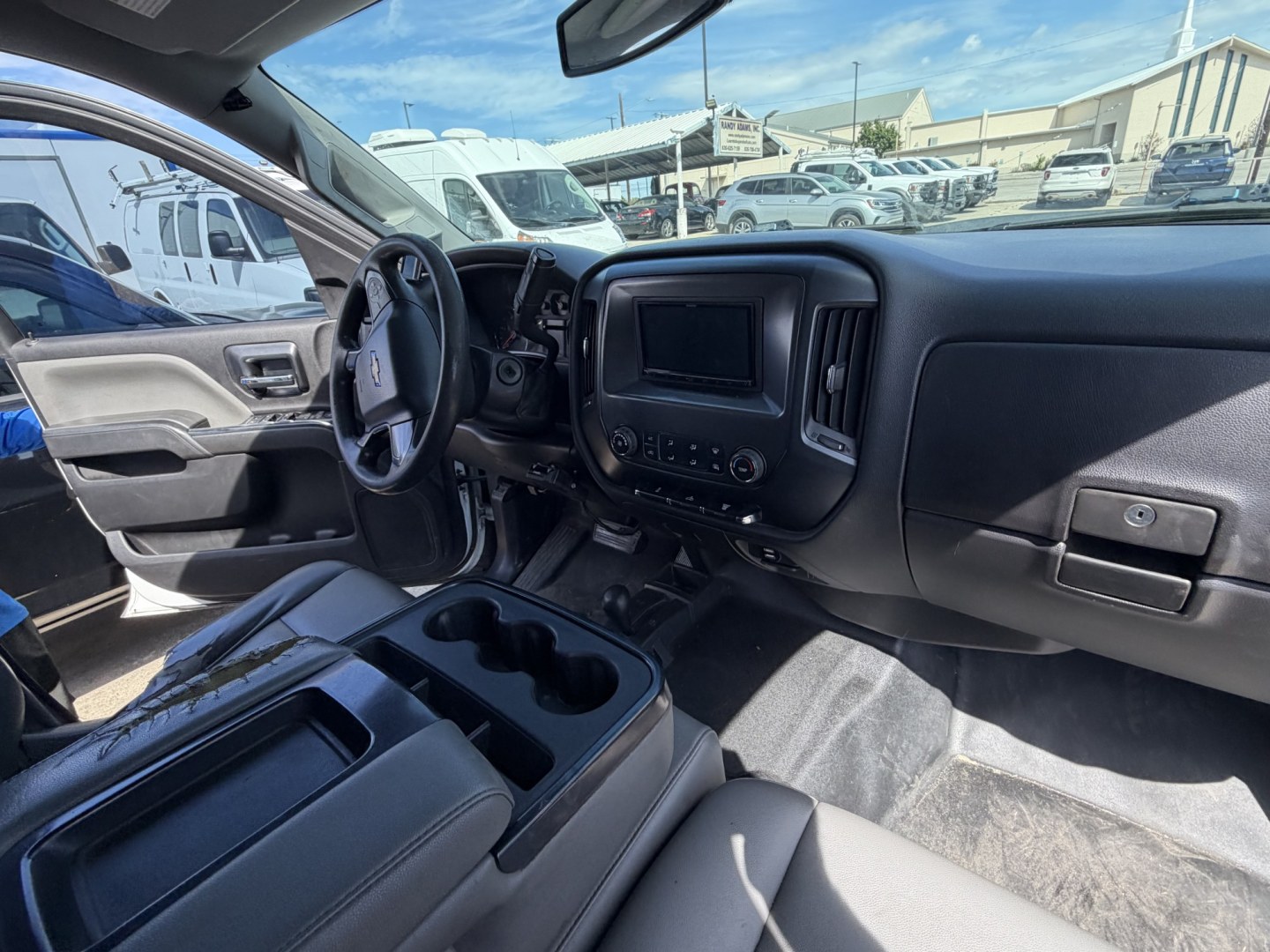 2016 White Chevrolet Silverado 2500HD Work Truck Crew Cab 4WD (1GC1KUE80GF) with an 6.6L V8 OHV 32V TURBO DIESEL engine, 6A transmission, located at 1687 Business 35 S, New Braunfels, TX, 78130, (830) 625-7159, 29.655487, -98.051491- Photo#3