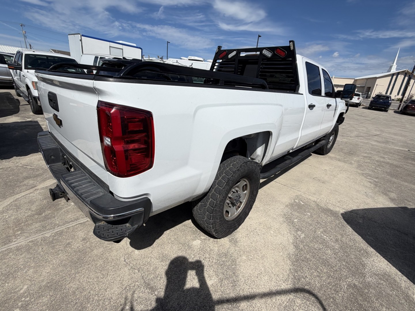2016 White Chevrolet Silverado 2500HD Work Truck Crew Cab 4WD (1GC1KUE80GF) with an 6.6L V8 OHV 32V TURBO DIESEL engine, 6A transmission, located at 1687 Business 35 S, New Braunfels, TX, 78130, (830) 625-7159, 29.655487, -98.051491- Photo#6