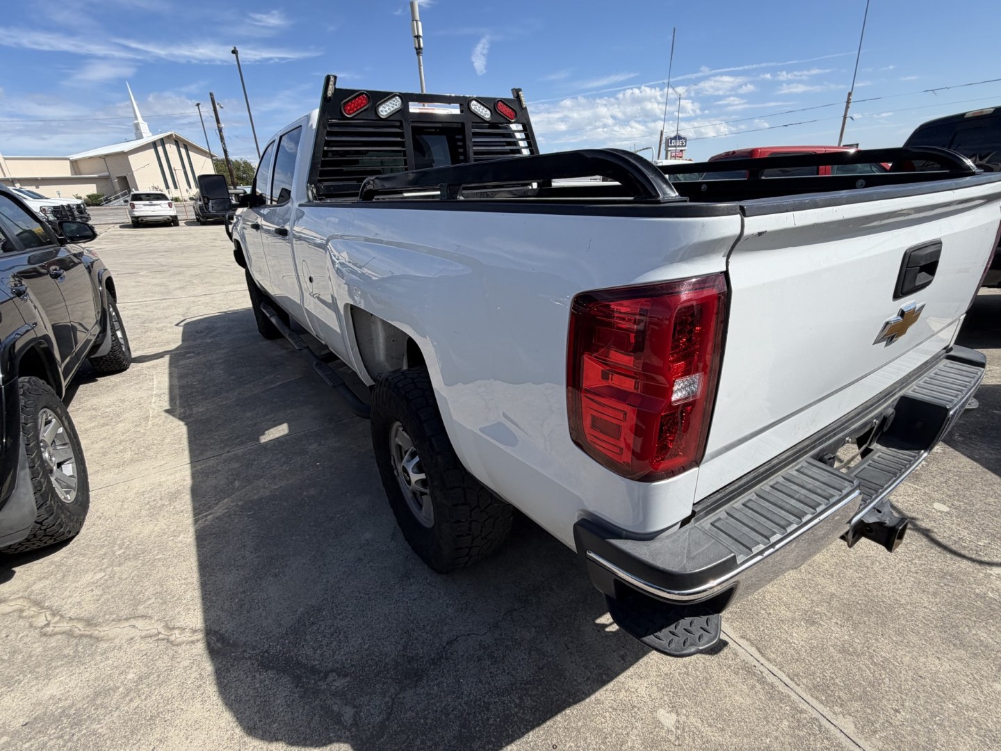 2016 White Chevrolet Silverado 2500HD Work Truck Crew Cab 4WD (1GC1KUE80GF) with an 6.6L V8 OHV 32V TURBO DIESEL engine, 6A transmission, located at 1687 Business 35 S, New Braunfels, TX, 78130, (830) 625-7159, 29.655487, -98.051491- Photo#8