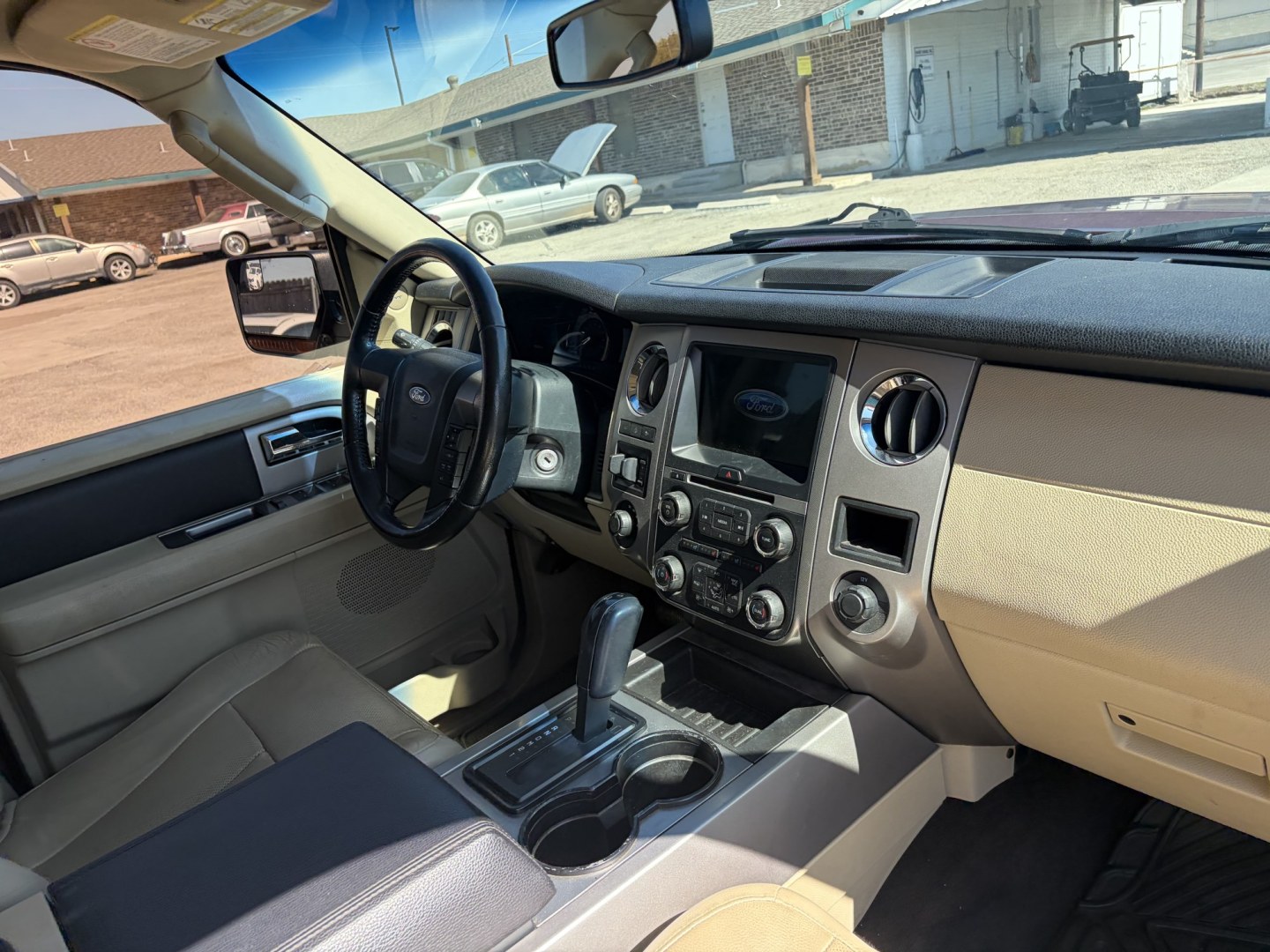 2017 Red Ford Expedition EL XLT 4WD (1FMJK1JT7HE) with an 3.5L V6 DOHC 24V FFV engine, 6A transmission, located at 1687 Business 35 S, New Braunfels, TX, 78130, (830) 625-7159, 29.655487, -98.051491- Photo#3