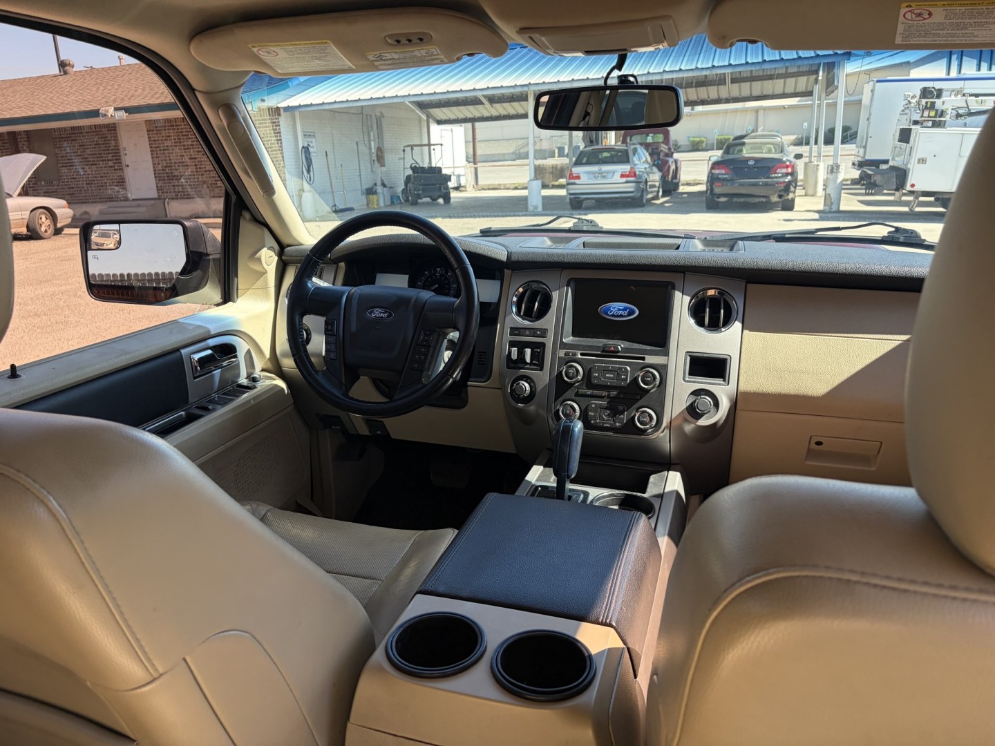 2017 Red Ford Expedition EL XLT 4WD (1FMJK1JT7HE) with an 3.5L V6 DOHC 24V FFV engine, 6A transmission, located at 1687 Business 35 S, New Braunfels, TX, 78130, (830) 625-7159, 29.655487, -98.051491- Photo#5
