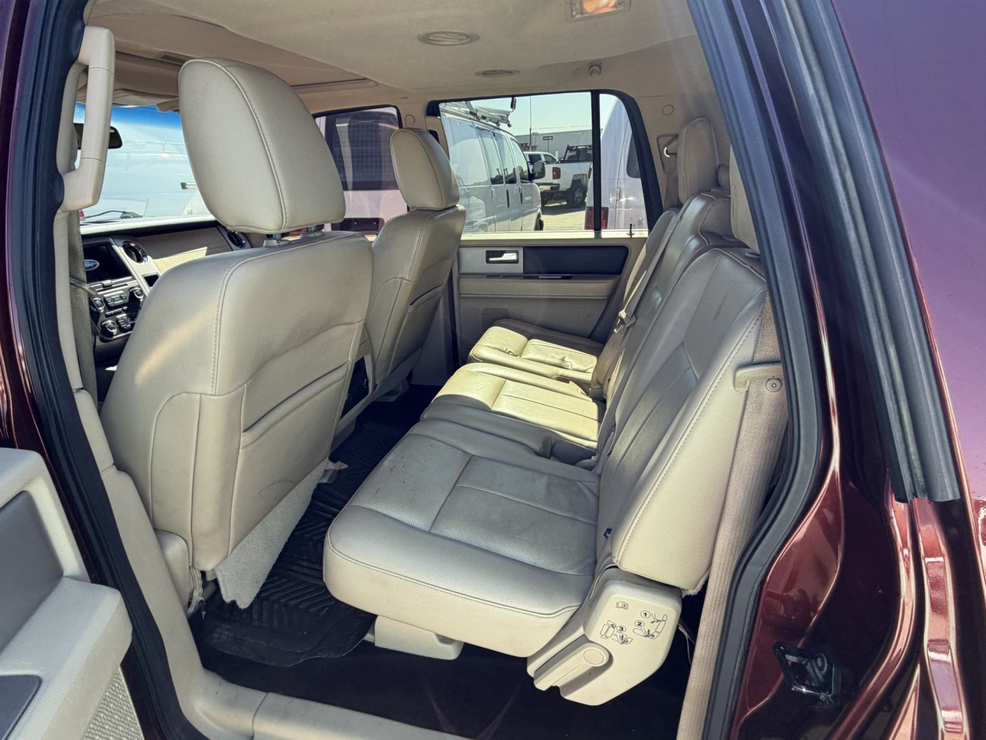 2017 Red Ford Expedition EL XLT 4WD (1FMJK1JT7HE) with an 3.5L V6 DOHC 24V FFV engine, 6A transmission, located at 1687 Business 35 S, New Braunfels, TX, 78130, (830) 625-7159, 29.655487, -98.051491- Photo#8