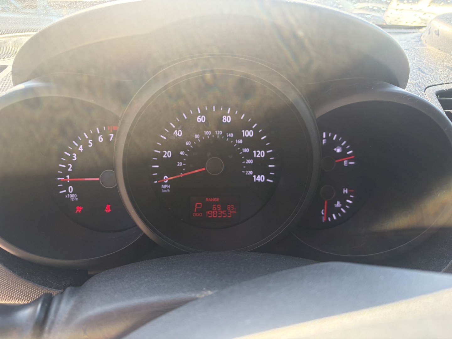 2012 White Kia Soul Base (KNDJT2A50C7) with an 1.6L L4 DOHC 16V engine, 5-Speed Manual transmission, located at 1687 Business 35 S, New Braunfels, TX, 78130, (830) 625-7159, 29.655487, -98.051491- Photo#12
