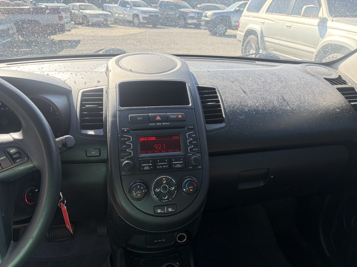 2012 White Kia Soul Base (KNDJT2A50C7) with an 1.6L L4 DOHC 16V engine, 5-Speed Manual transmission, located at 1687 Business 35 S, New Braunfels, TX, 78130, (830) 625-7159, 29.655487, -98.051491- Photo#13