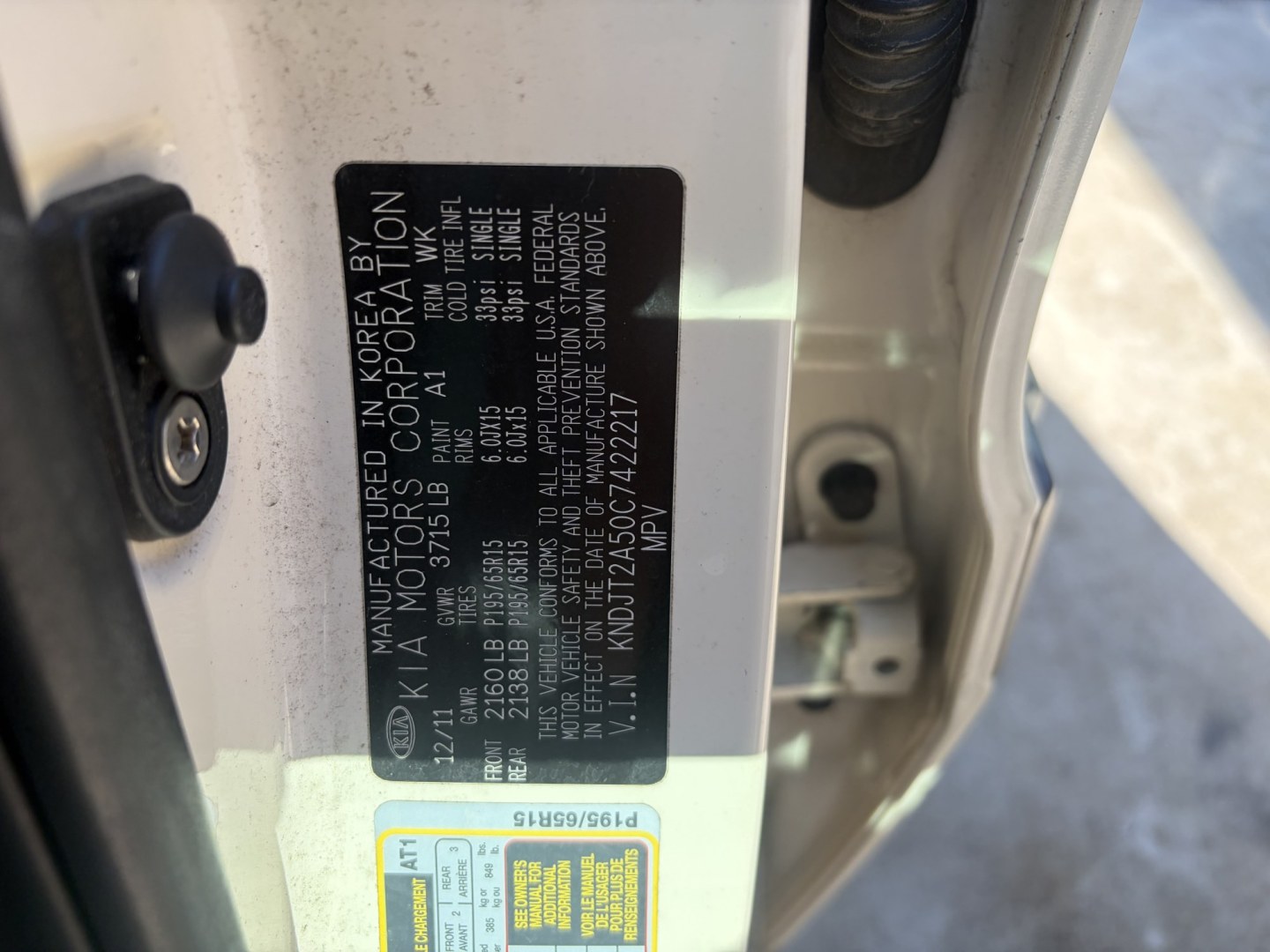 2012 White Kia Soul Base (KNDJT2A50C7) with an 1.6L L4 DOHC 16V engine, 5-Speed Manual transmission, located at 1687 Business 35 S, New Braunfels, TX, 78130, (830) 625-7159, 29.655487, -98.051491- Photo#14