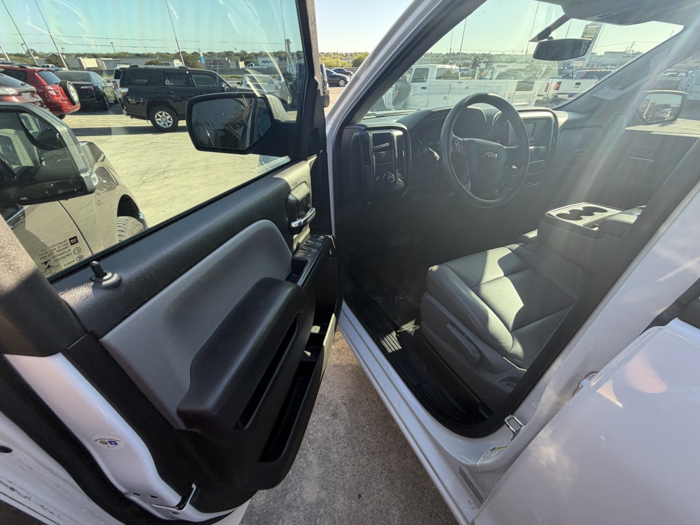 2017 White Chevrolet Silverado 1500 Work Truck Double Cab 2WD (1GCRCNEH9HZ) with an 4.3L V6 OHV 12V engine, 6A transmission, located at 1687 Business 35 S, New Braunfels, TX, 78130, (830) 625-7159, 29.655487, -98.051491- Photo#10