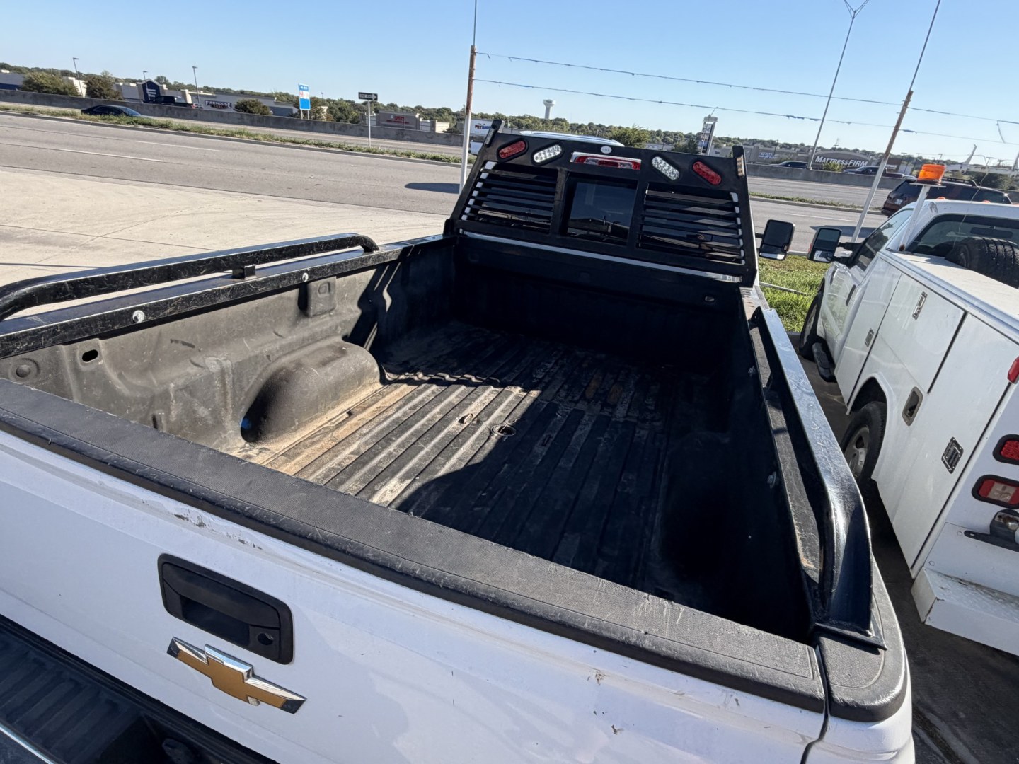 2016 White Chevrolet Silverado 2500HD Work Truck Crew Cab 2WD (1GC1CUE85GF) with an 6.6L V8 OHV 32V TURBO DIESEL engine, 6A transmission, located at 1687 Business 35 S, New Braunfels, TX, 78130, (830) 625-7159, 29.655487, -98.051491- Photo#7