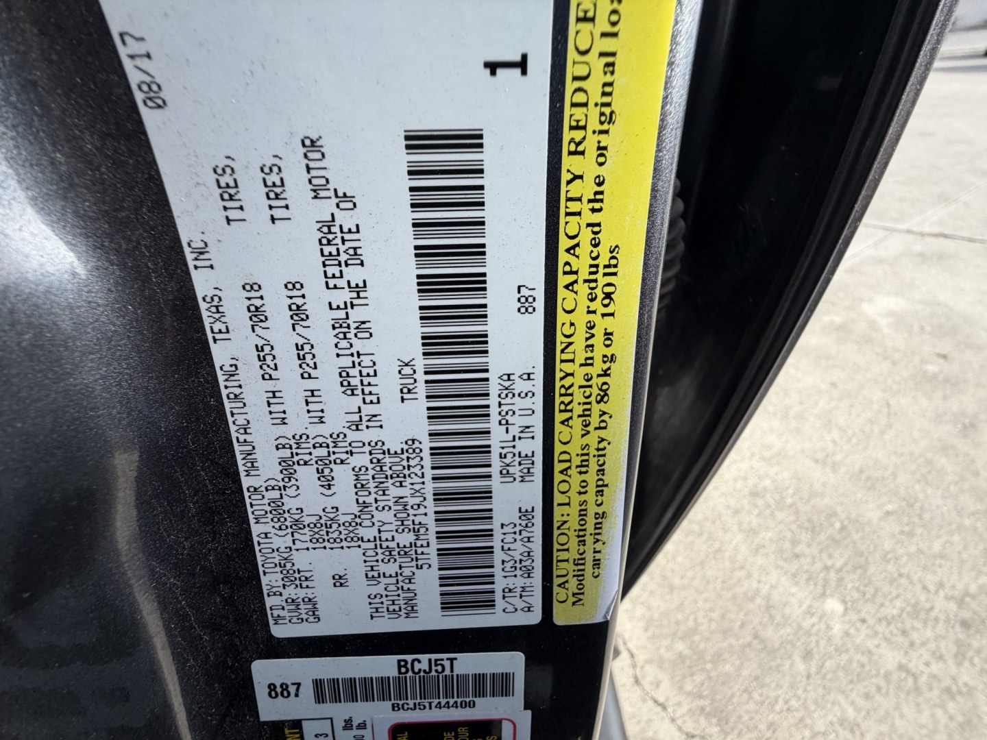 2018 Grey Toyota Tundra SR5 4.6L V8 CrewMax 2WD (5TFEM5F19JX) with an 4.6L V8 DOHC 32V engine, 6A transmission, located at 1687 Business 35 S, New Braunfels, TX, 78130, (830) 625-7159, 29.655487, -98.051491- Photo#14