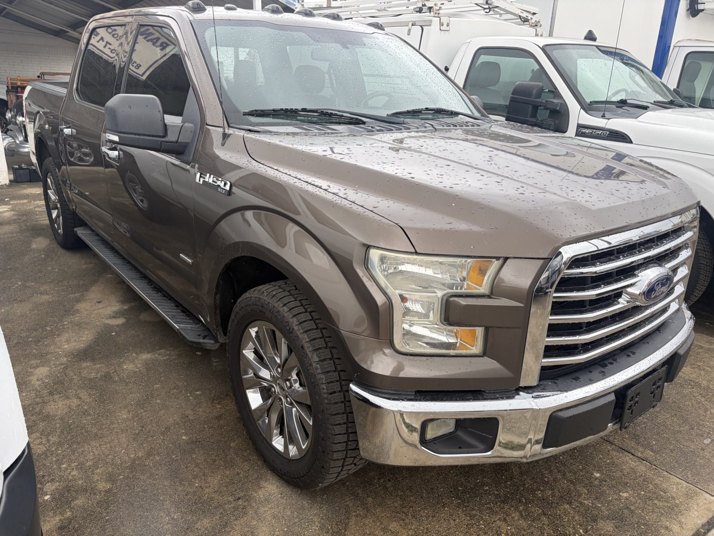 2015 Ford F-150 XLT SuperCrew 5.5-ft. Bed 2WD (1FTEW1CP9FK) with an 2.7L V6 DOHC 24V engine, 6A transmission, located at 1687 Business 35 S, New Braunfels, TX, 78130, (830) 625-7159, 29.655487, -98.051491- Photo#1