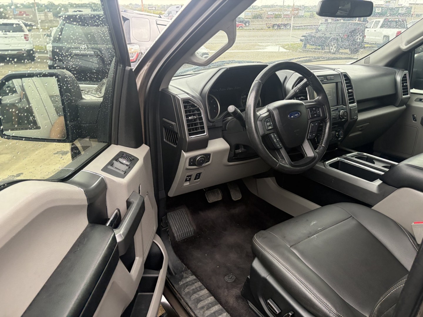 2015 Ford F-150 XLT SuperCrew 5.5-ft. Bed 2WD (1FTEW1CP9FK) with an 2.7L V6 DOHC 24V engine, 6A transmission, located at 1687 Business 35 S, New Braunfels, TX, 78130, (830) 625-7159, 29.655487, -98.051491- Photo#12