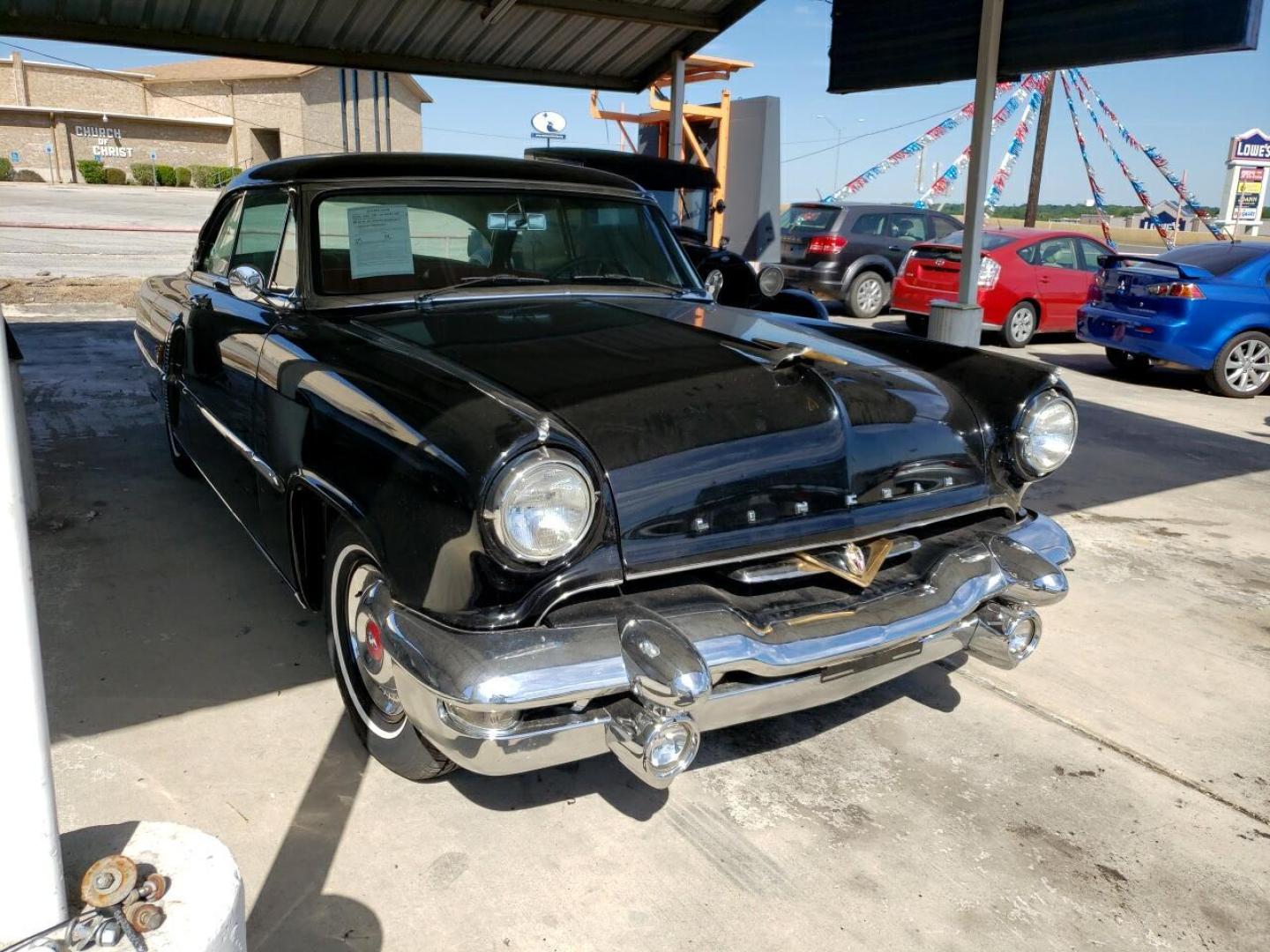 1953 Black /Red Lincoln Capri (53LA7562H) , Automatic transmission, located at 1687 Business 35 S, New Braunfels, TX, 78130, (830) 625-7159, 29.655487, -98.051491 - Check this out! This 1953 Lincoln Capri is ready for it's new home. Over $60,000.00 restoration with a rebuilt 351 M V8 engine. Power windows, power locks, and a South Texas car, so forget about the rust. The chrome bumpers aren't up to car show quality, but great for everyday driving. Under 10,000 - Photo#0