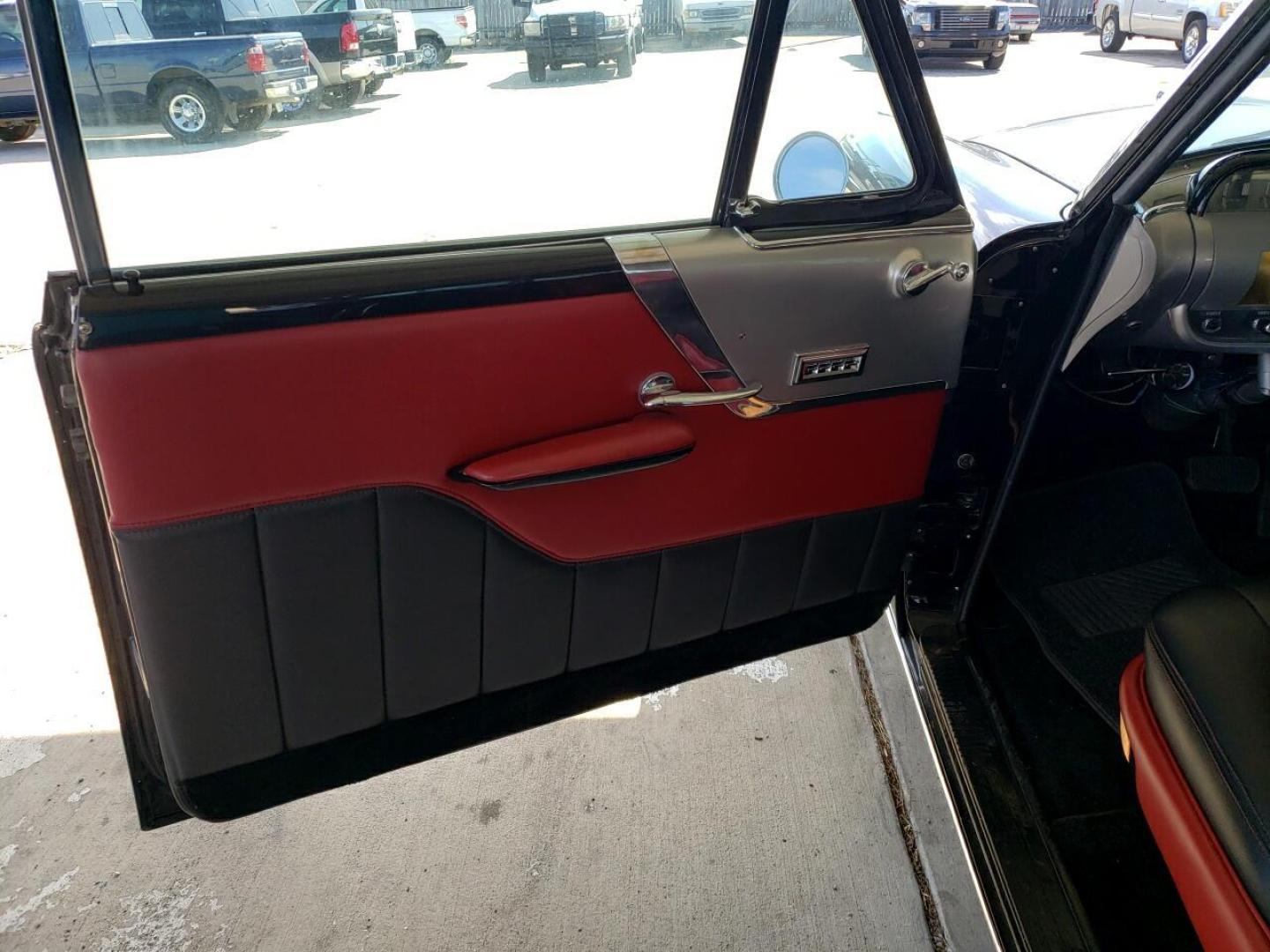 1953 Black /Red Lincoln Capri (53LA7562H) , Automatic transmission, located at 1687 Business 35 S, New Braunfels, TX, 78130, (830) 625-7159, 29.655487, -98.051491 - Check this out! This 1953 Lincoln Capri is ready for it's new home. Over $60,000.00 restoration with a rebuilt 351 M V8 engine. Power windows, power locks, and a South Texas car, so forget about the rust. The chrome bumpers aren't up to car show quality, but great for everyday driving. Under 10,000 - Photo#5