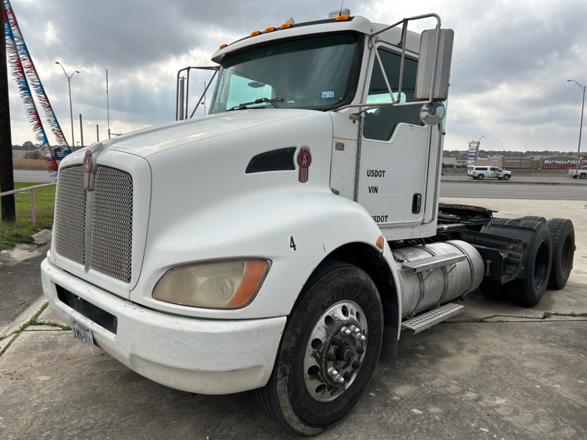 photo of 2008 Kenworth T300 -