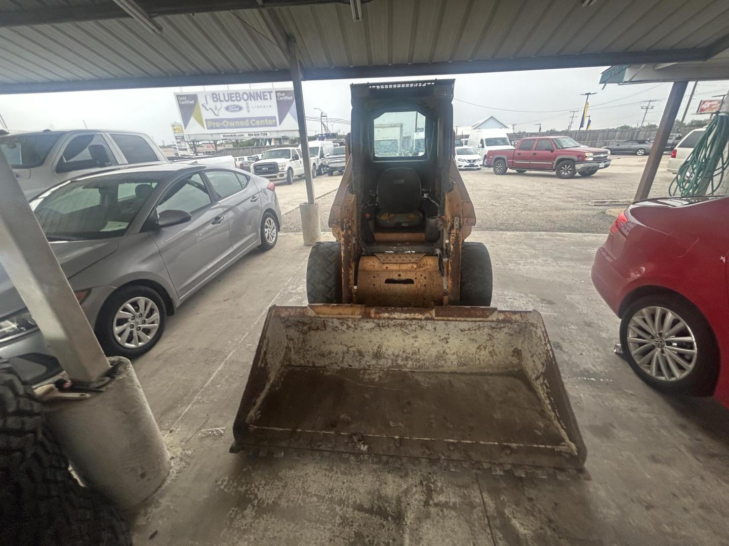 2009 Yellow Case 420 series 3 (NAM413641) , located at 1687 Business 35 S, New Braunfels, TX, 78130, (830) 625-7159, 29.655487, -98.051491 - Photo#1