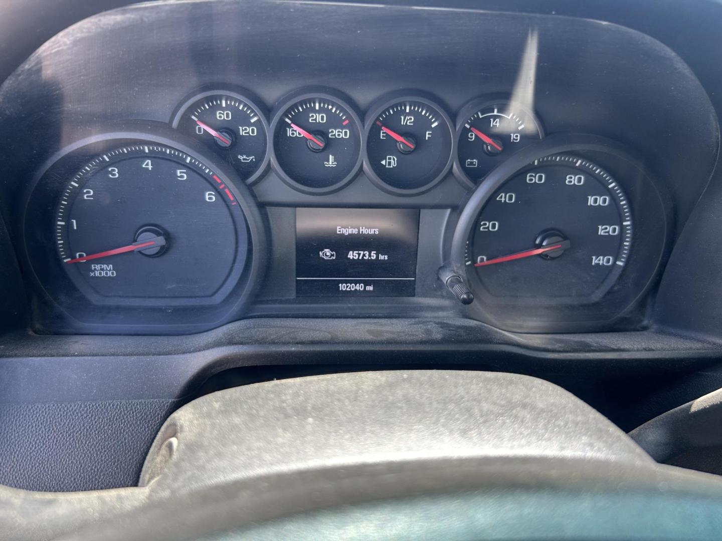 2020 White Chevrolet Silverado 1500 Work Truck Crew Cab Short Box 4WD (3GCUYAEF6LG) with an 5.3L V8 OHV 16V engine, 6A transmission, located at 1687 Business 35 S, New Braunfels, TX, 78130, (830) 625-7159, 29.655487, -98.051491 - Photo#13