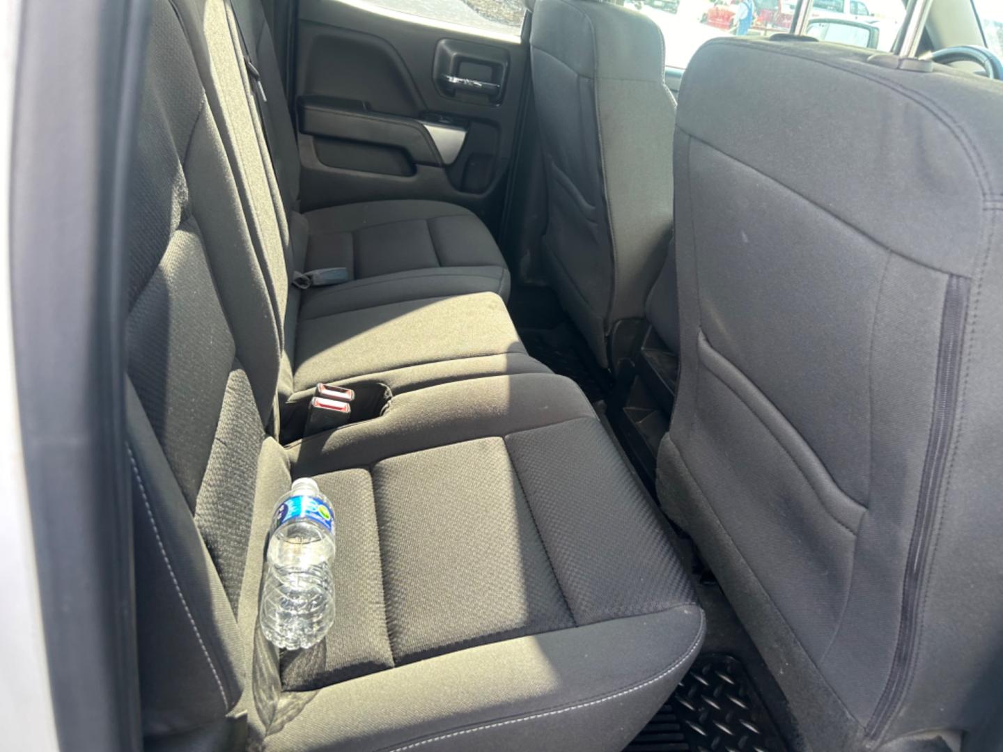 2019 White Chevrolet Silverado 1500 Work Truck Double Cab 4WD (2GCVKPEC1K1) with an 5.3L V8 OHV 16V engine, 6A transmission, located at 1687 Business 35 S, New Braunfels, TX, 78130, (830) 625-7159, 29.655487, -98.051491 - Photo#4