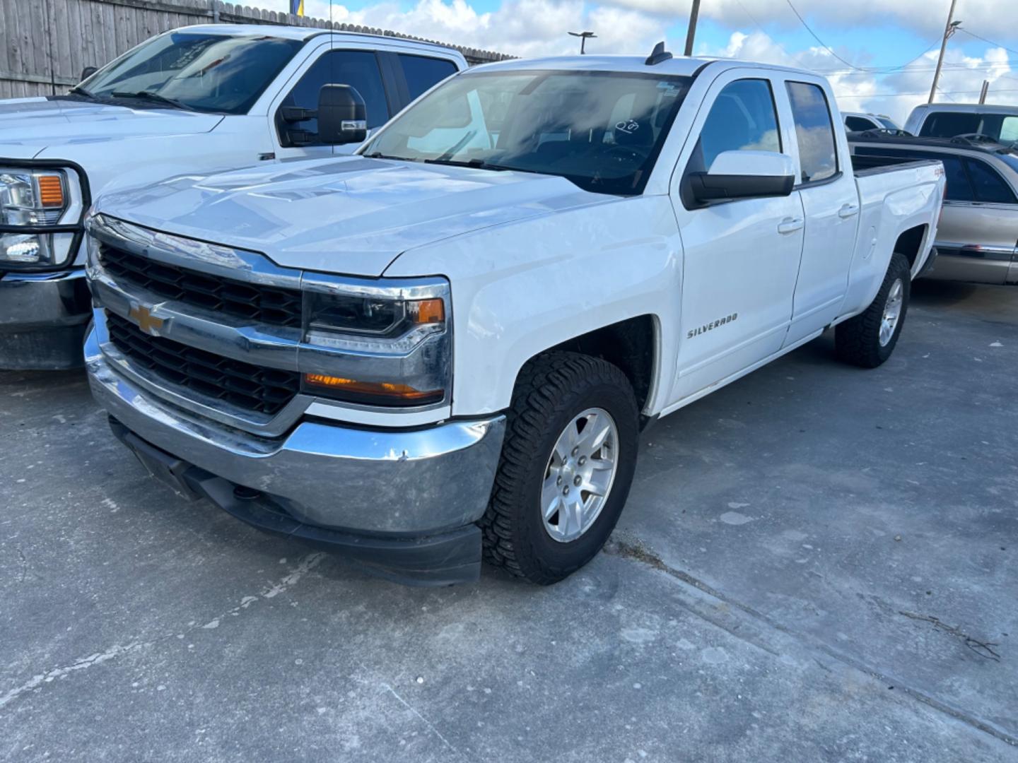 2019 White Chevrolet Silverado 1500 Work Truck Double Cab 4WD (2GCVKPEC1K1) with an 5.3L V8 OHV 16V engine, 6A transmission, located at 1687 Business 35 S, New Braunfels, TX, 78130, (830) 625-7159, 29.655487, -98.051491 - Photo#0