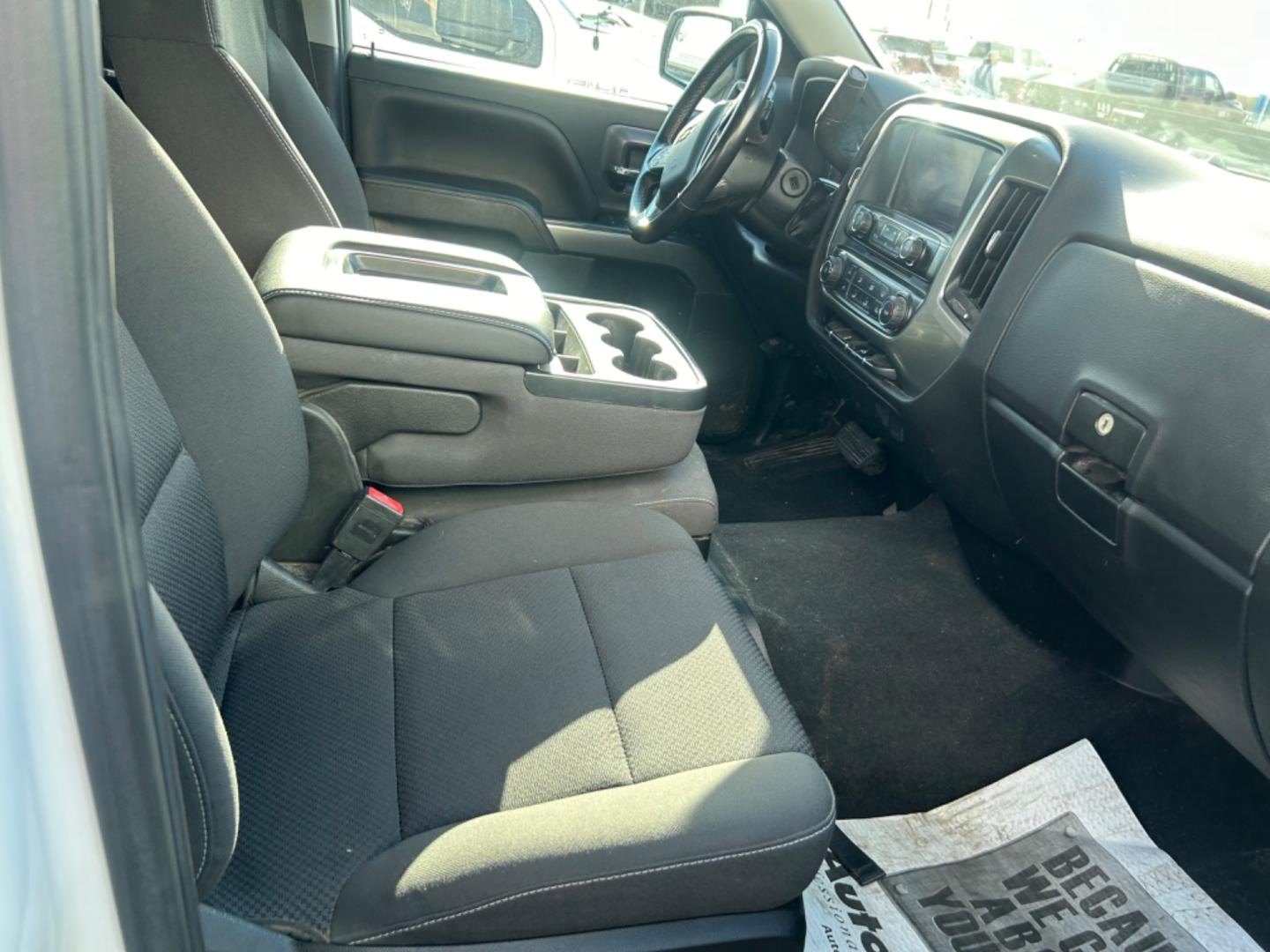 2019 White Chevrolet Silverado 1500 Work Truck Double Cab 4WD (2GCVKPEC1K1) with an 5.3L V8 OHV 16V engine, 6A transmission, located at 1687 Business 35 S, New Braunfels, TX, 78130, (830) 625-7159, 29.655487, -98.051491 - Photo#2