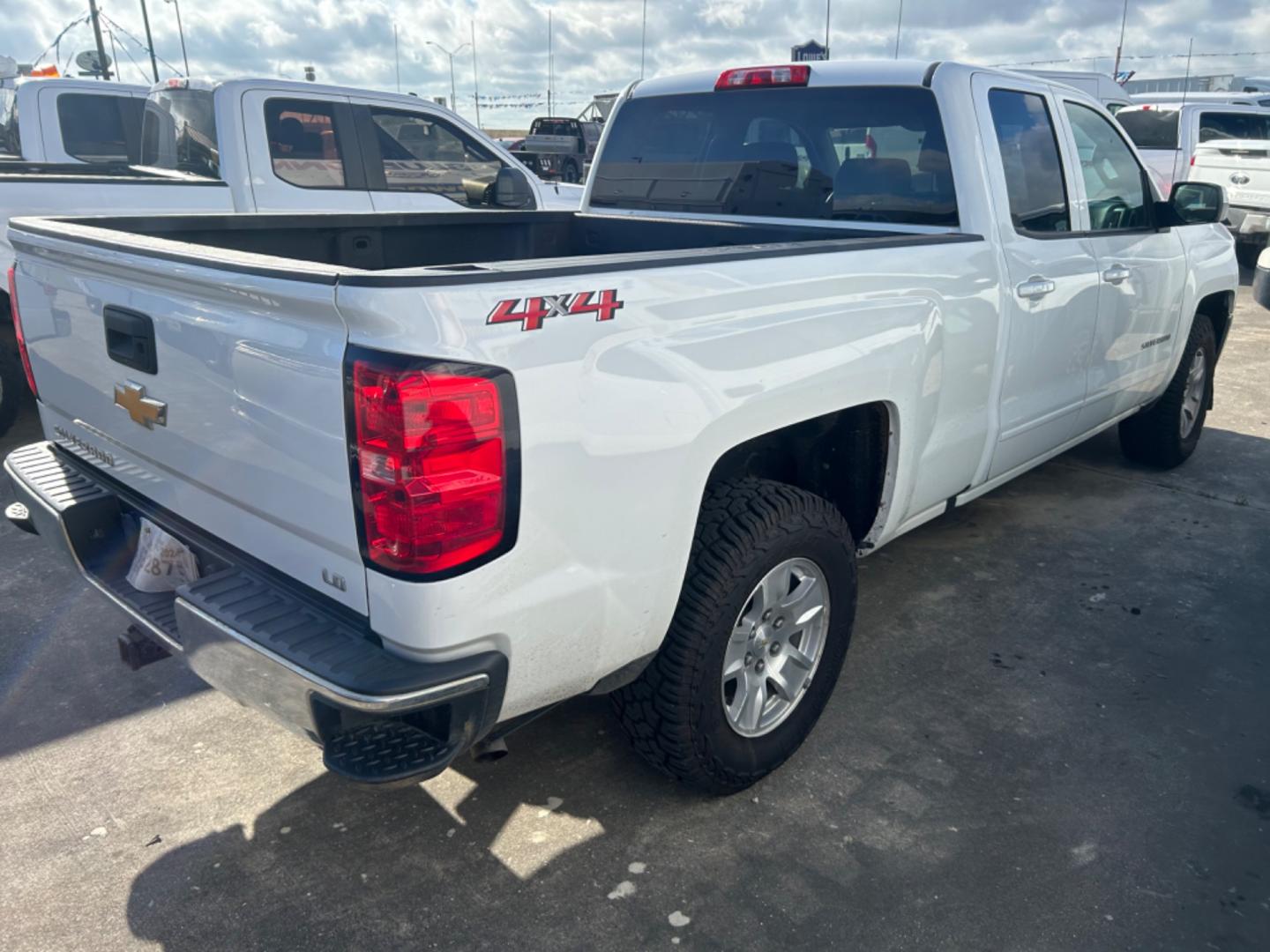 2019 White Chevrolet Silverado 1500 Work Truck Double Cab 4WD (2GCVKPEC1K1) with an 5.3L V8 OHV 16V engine, 6A transmission, located at 1687 Business 35 S, New Braunfels, TX, 78130, (830) 625-7159, 29.655487, -98.051491 - Photo#6