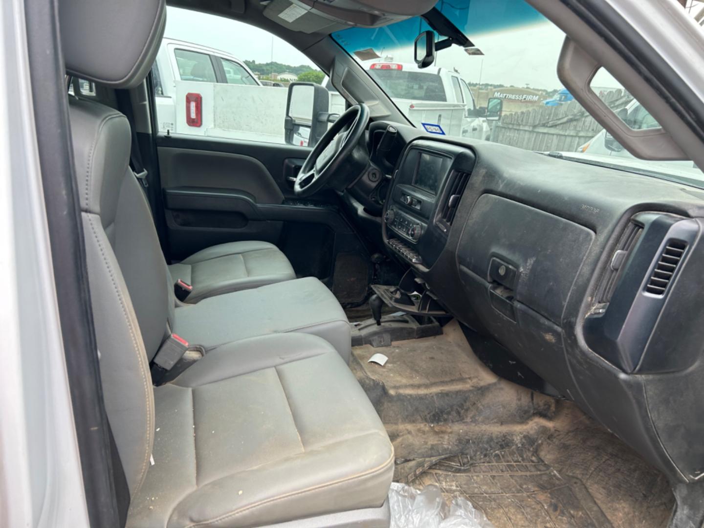 2019 White Chevrolet Silverado 3500HD Work Truck Crew Cab 4WD (1GB4KVCY5KF) with an 6.6L V8 OHV 32V TURBO DIESEL engine, 6A transmission, located at 1687 Business 35 S, New Braunfels, TX, 78130, (830) 625-7159, 29.655487, -98.051491 - Photo#11