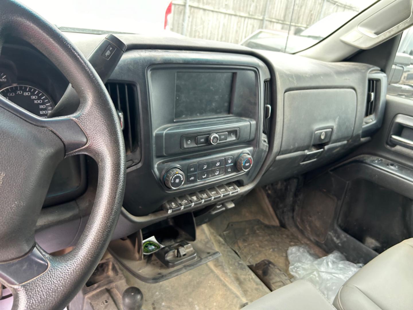 2019 White Chevrolet Silverado 3500HD Work Truck Crew Cab 4WD (1GB4KVCY5KF) with an 6.6L V8 OHV 32V TURBO DIESEL engine, 6A transmission, located at 1687 Business 35 S, New Braunfels, TX, 78130, (830) 625-7159, 29.655487, -98.051491 - Photo#9
