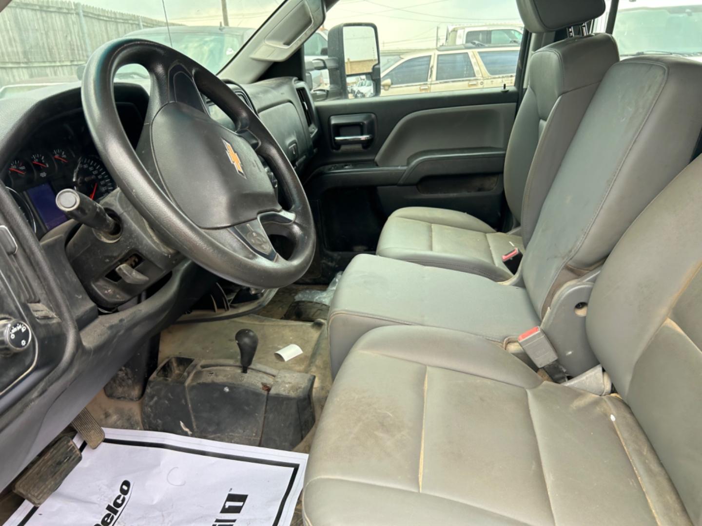 2019 White Chevrolet Silverado 3500HD Work Truck Crew Cab 4WD (1GB4KVCY5KF) with an 6.6L V8 OHV 32V TURBO DIESEL engine, 6A transmission, located at 1687 Business 35 S, New Braunfels, TX, 78130, (830) 625-7159, 29.655487, -98.051491 - Photo#7
