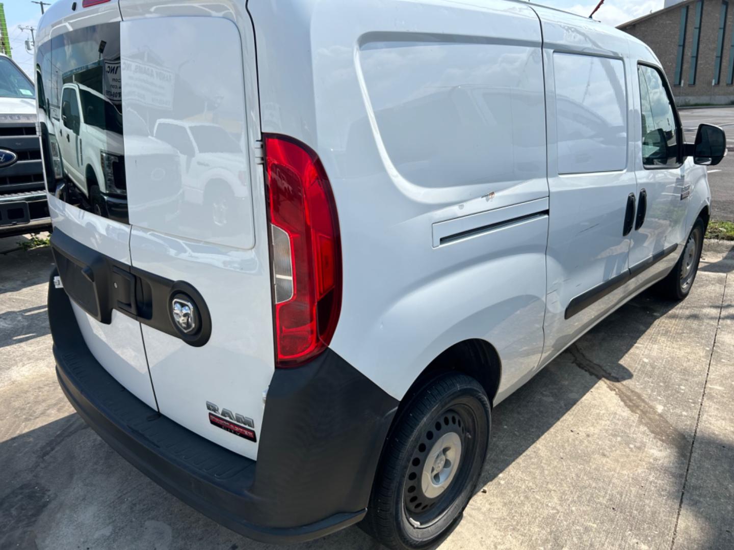 2020 White RAM ProMaster City Wagon (ZFBHRFAB3L6) with an 2.4L L4 engine, 9A transmission, located at 1687 Business 35 S, New Braunfels, TX, 78130, (830) 625-7159, 29.655487, -98.051491 - Photo#2