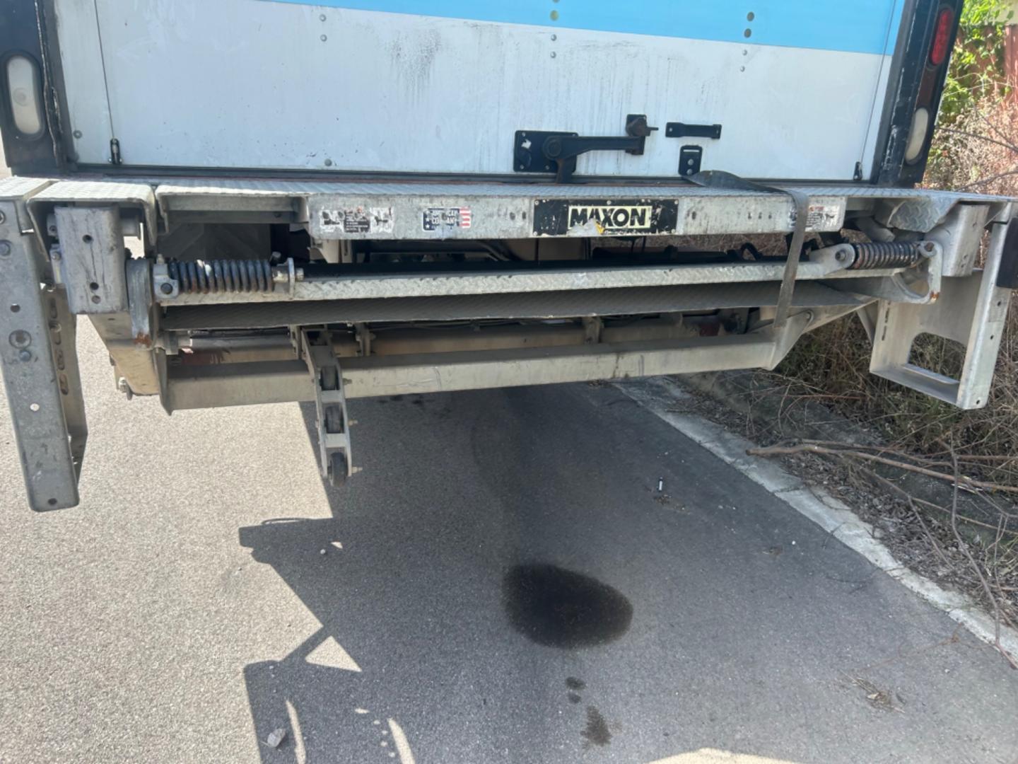 2019 White International DuraStar 4300 - (3HAMMMML1KL) with an 6.7L 6 engine, Automatic transmission, located at 1687 Business 35 S, New Braunfels, TX, 78130, (830) 625-7159, 29.655487, -98.051491 - Rebuilt turbo injection pump and head reworked ready for your next load. - Photo#1