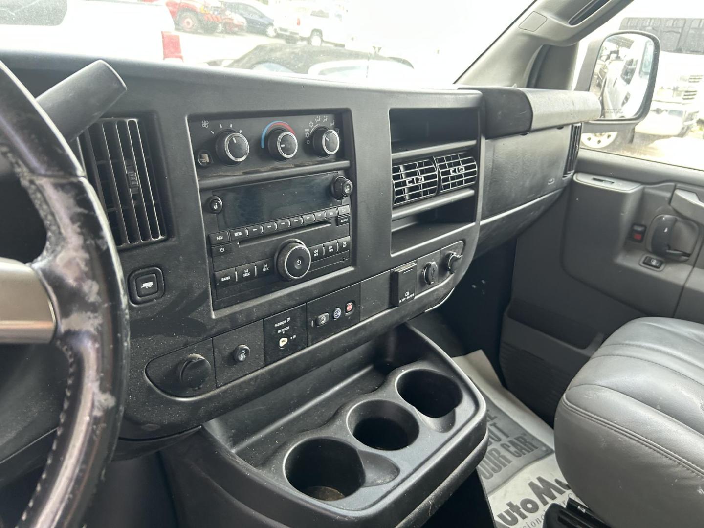 2018 White Chevrolet Express 2500 Cargo (1GCWGAFG5J1) with an 6.0L V8 OHV 16V FFV engine, 6A transmission, located at 1687 Business 35 S, New Braunfels, TX, 78130, (830) 625-7159, 29.655487, -98.051491 - Photo#11