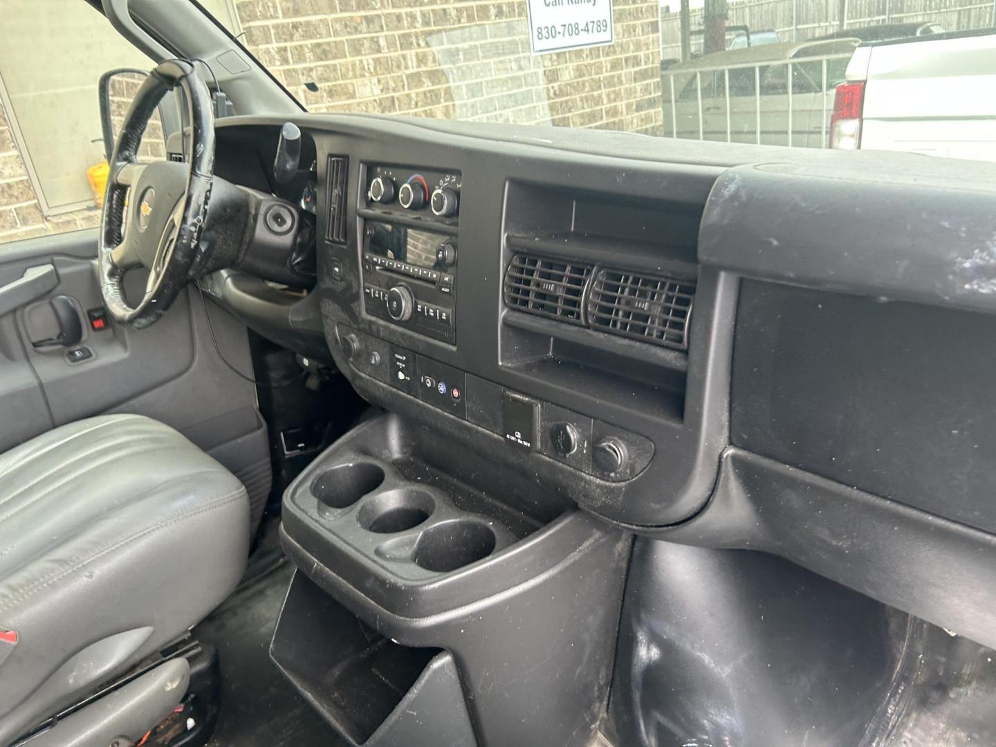 2018 White Chevrolet Express 2500 Cargo (1GCWGAFG5J1) with an 6.0L V8 OHV 16V FFV engine, 6A transmission, located at 1687 Business 35 S, New Braunfels, TX, 78130, (830) 625-7159, 29.655487, -98.051491 - Photo#3