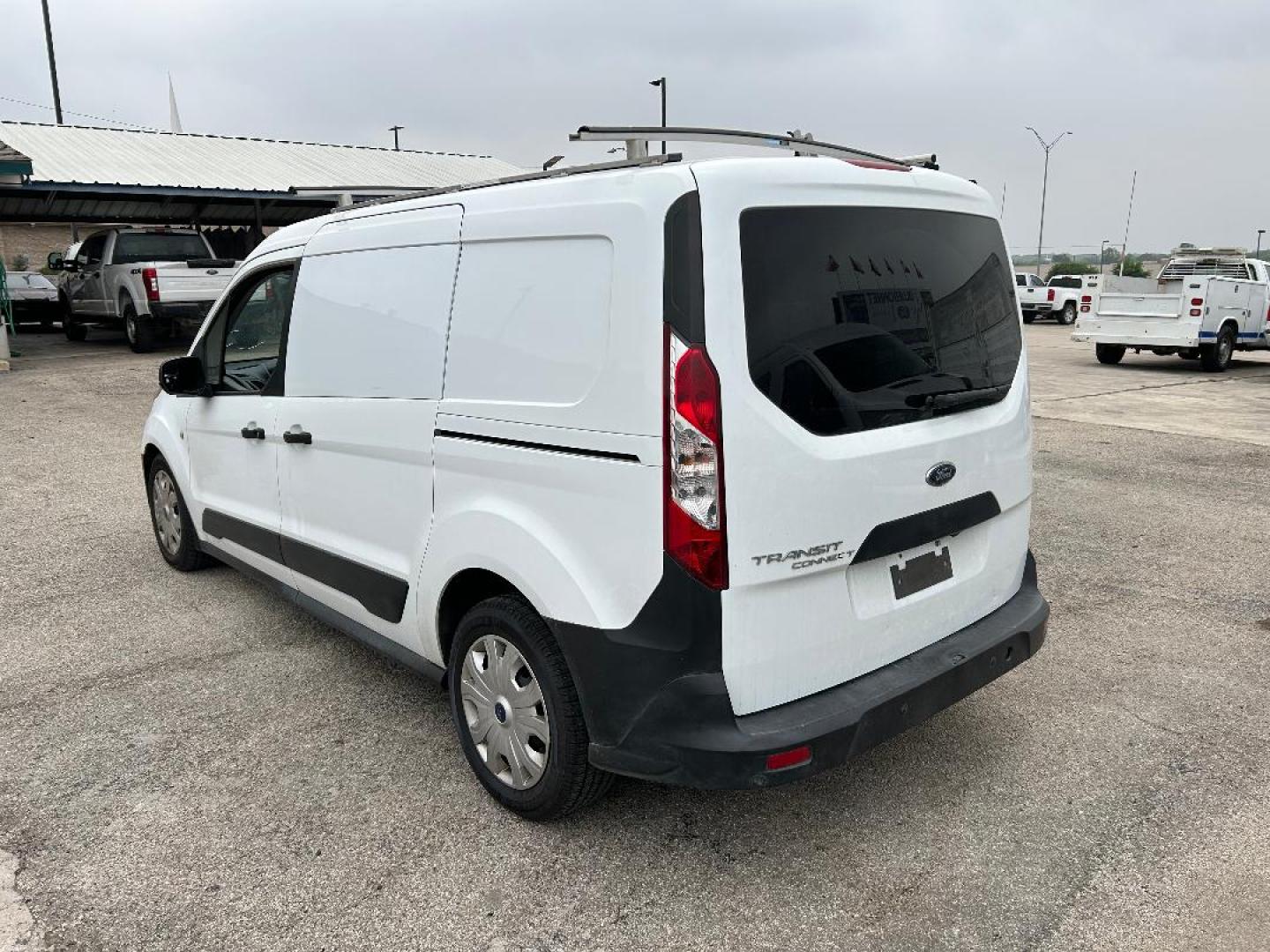 2020 White Ford Transit Connect Cargo Van XL LWB w/Rear 180 Degree Door (NM0LE7E29L1) with an 2.0L L4 DOHC 16V engine, 6A transmission, located at 1687 Business 35 S, New Braunfels, TX, 78130, (830) 625-7159, 29.655487, -98.051491 - Photo#2