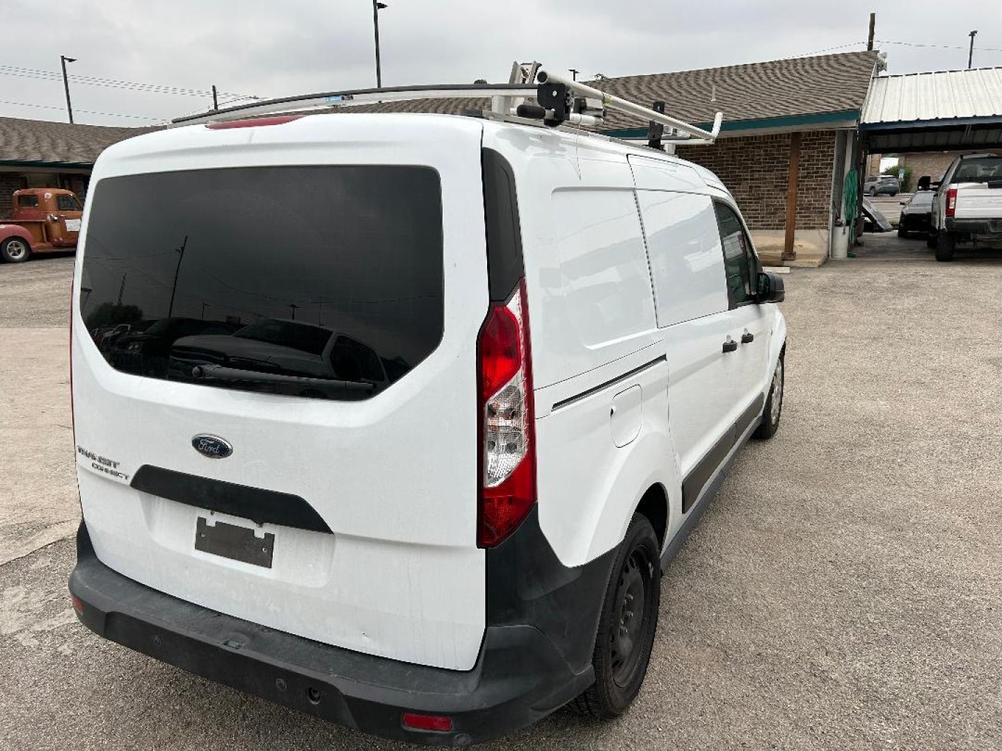 2020 White Ford Transit Connect Cargo Van XL LWB w/Rear 180 Degree Door (NM0LE7E29L1) with an 2.0L L4 DOHC 16V engine, 6A transmission, located at 1687 Business 35 S, New Braunfels, TX, 78130, (830) 625-7159, 29.655487, -98.051491 - Photo#3