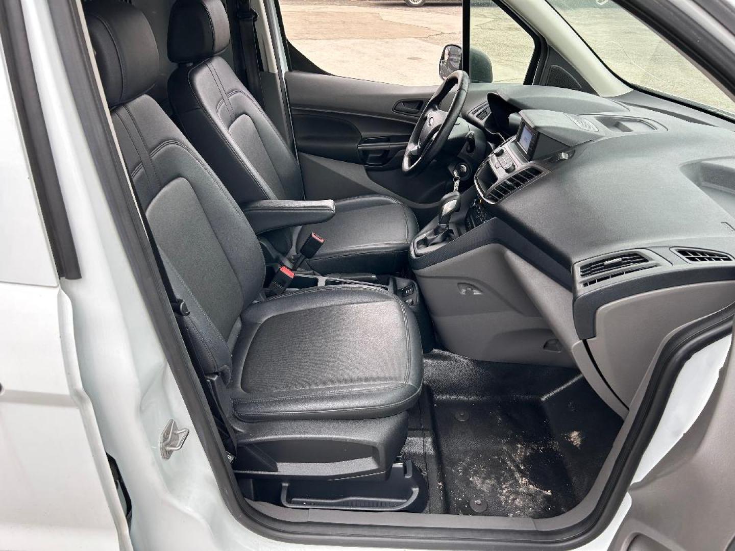 2020 White Ford Transit Connect Cargo Van XL LWB w/Rear 180 Degree Door (NM0LE7E29L1) with an 2.0L L4 DOHC 16V engine, 6A transmission, located at 1687 Business 35 S, New Braunfels, TX, 78130, (830) 625-7159, 29.655487, -98.051491 - Photo#7