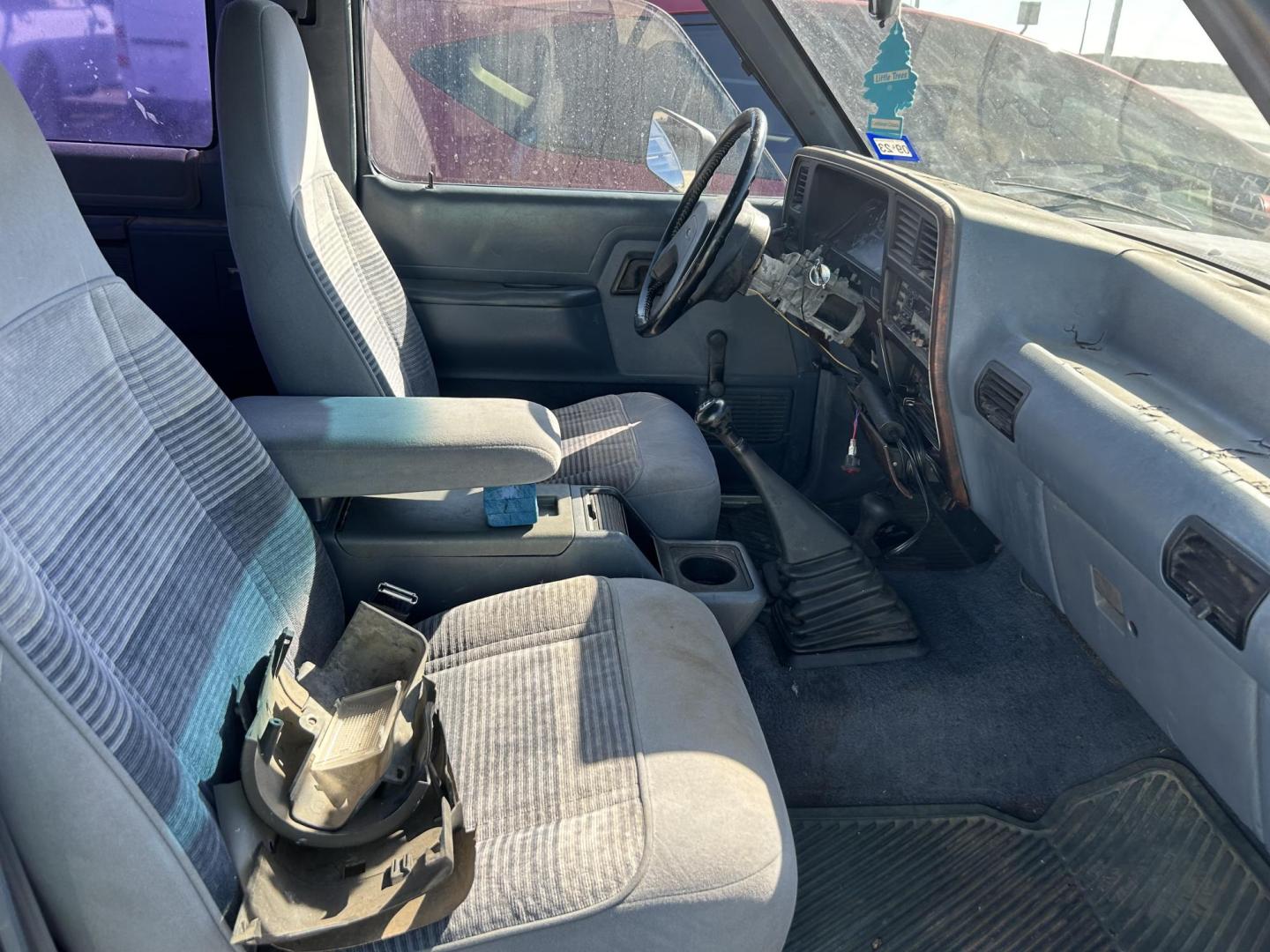 1989 Blue Ford Bronco II 4WD (1FMCU14T5KU) with an 2.9L V6 OHV 12V engine, Standard transmission, located at 1687 Business 35 S, New Braunfels, TX, 78130, (830) 625-7159, 29.655487, -98.051491 - Photo#7