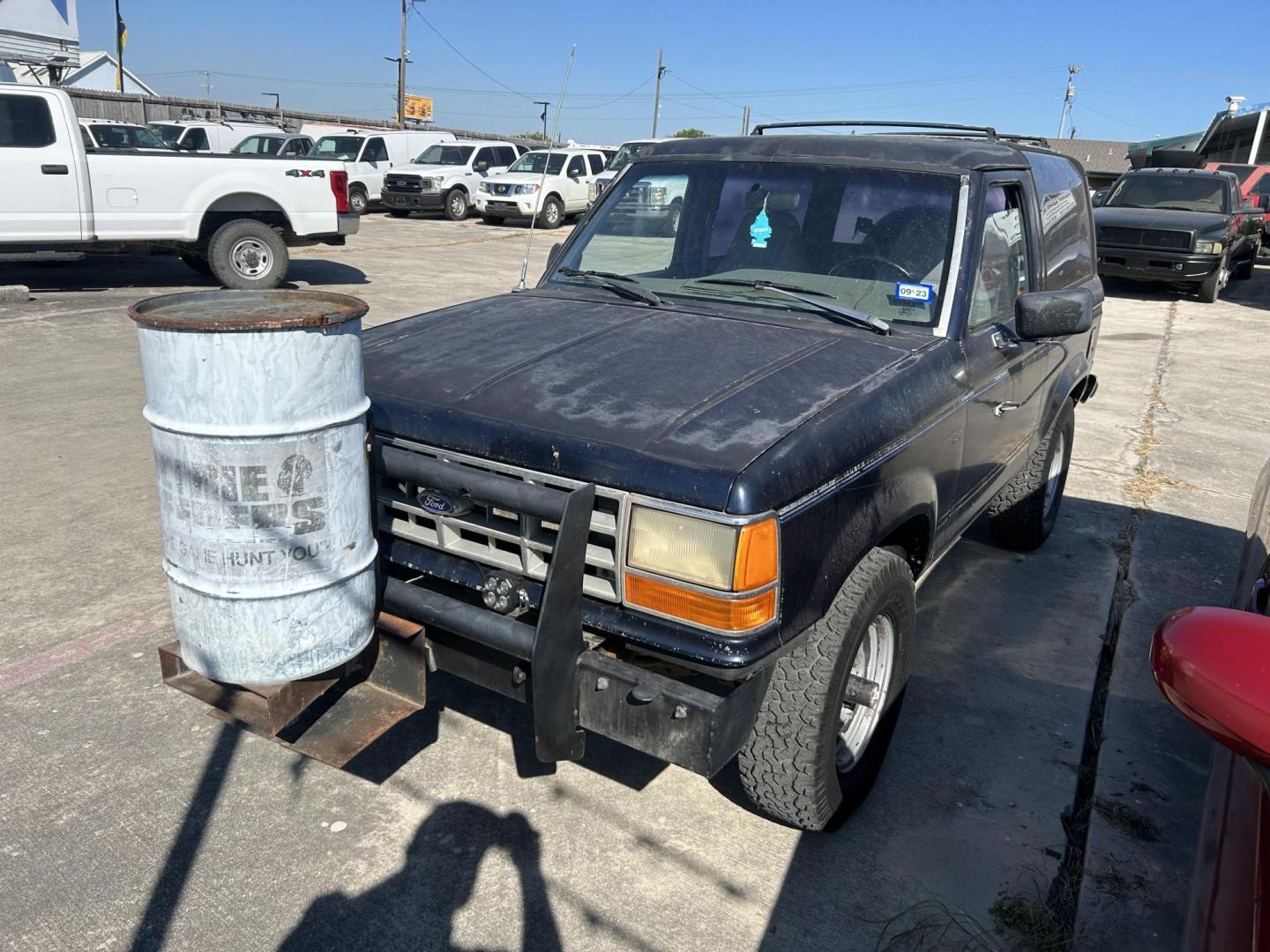 1989 Blue Ford Bronco II 4WD (1FMCU14T5KU) with an 2.9L V6 OHV 12V engine, Standard transmission, located at 1687 Business 35 S, New Braunfels, TX, 78130, (830) 625-7159, 29.655487, -98.051491 - Photo#0