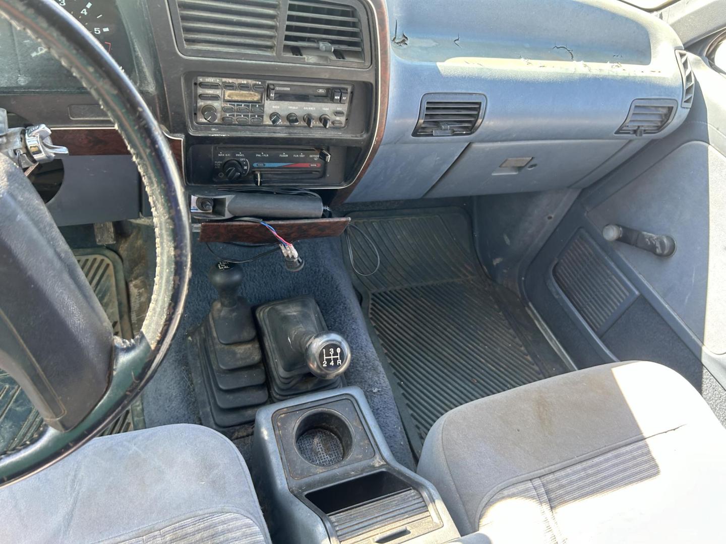 1989 Blue Ford Bronco II 4WD (1FMCU14T5KU) with an 2.9L V6 OHV 12V engine, Standard transmission, located at 1687 Business 35 S, New Braunfels, TX, 78130, (830) 625-7159, 29.655487, -98.051491 - Photo#9